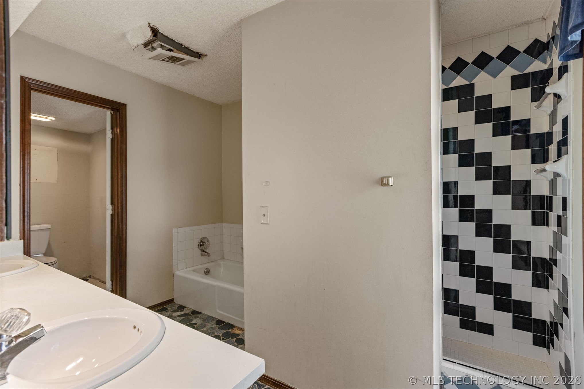 4929 E 114th Place Tulsa OK 74137