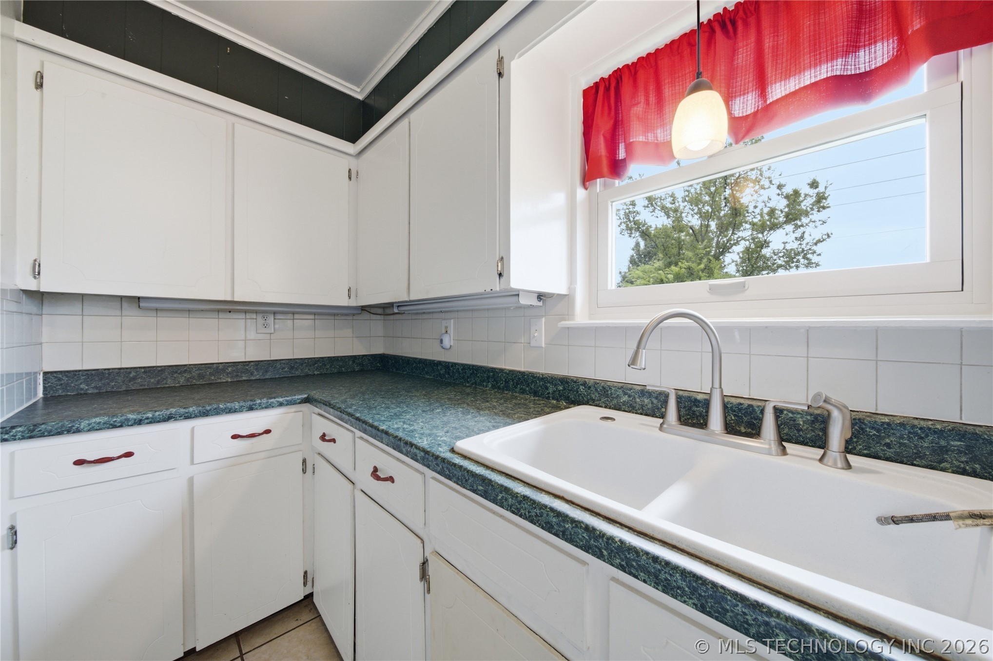616 E Main Street Collinsville OK 74021