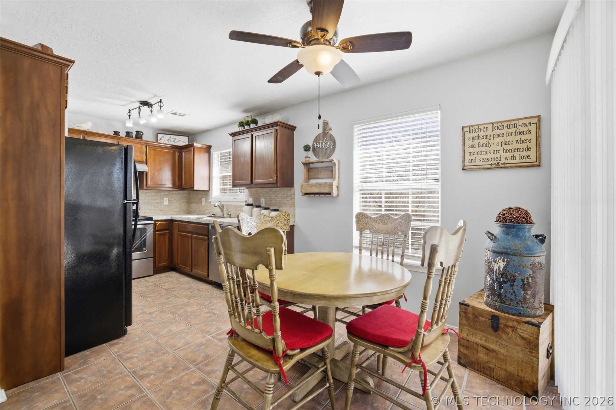 111 W Redwood Street Coweta OK 74429