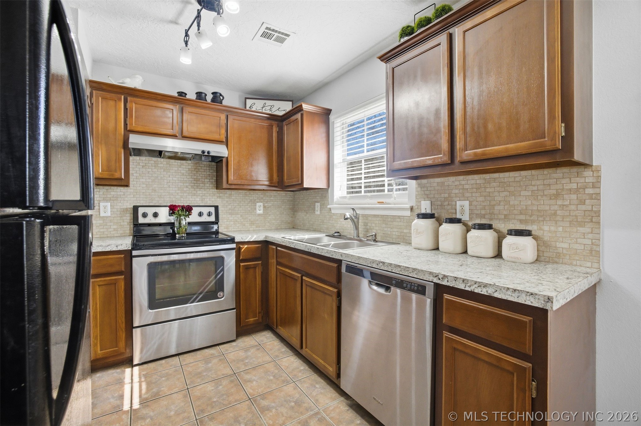 111 W Redwood Street Coweta OK 74429