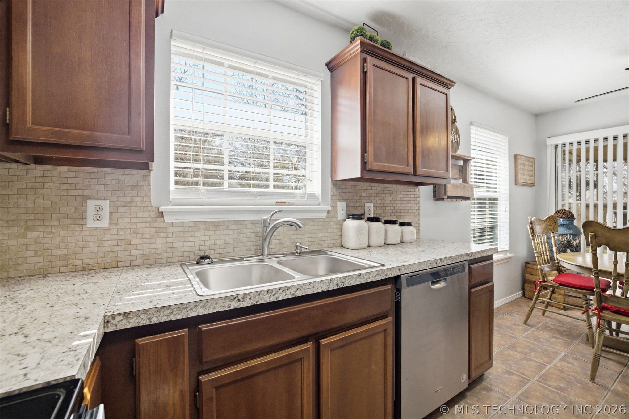 111 W Redwood Street Coweta OK 74429