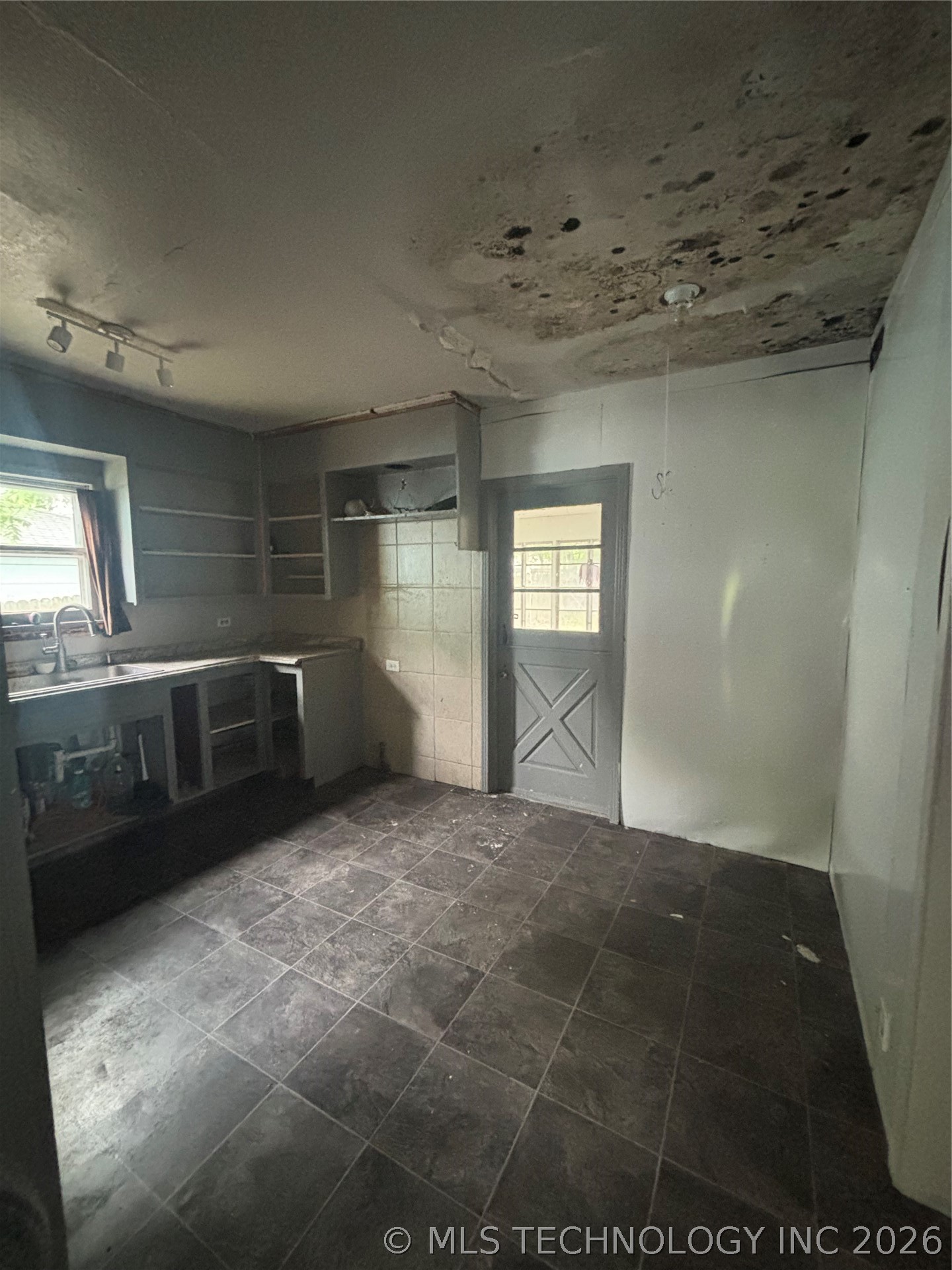 206 N Vine Avenue Cleveland OK 74020
