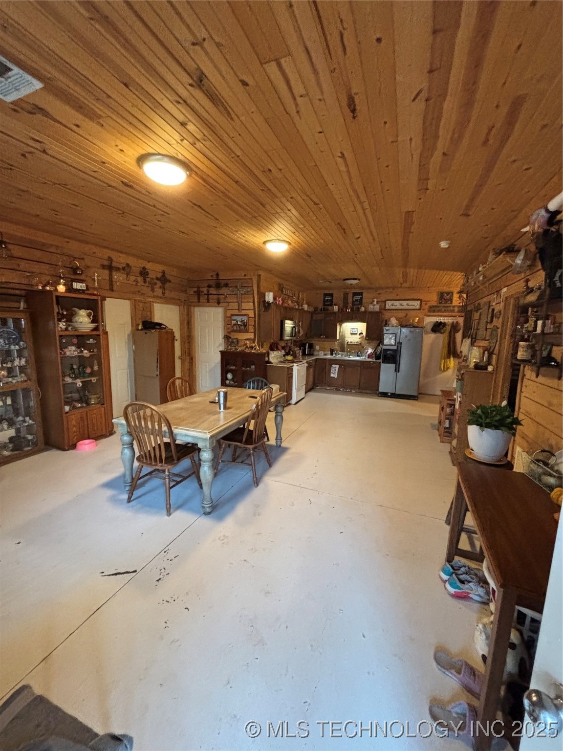 526 SW 2nd Street Adair OK 74330