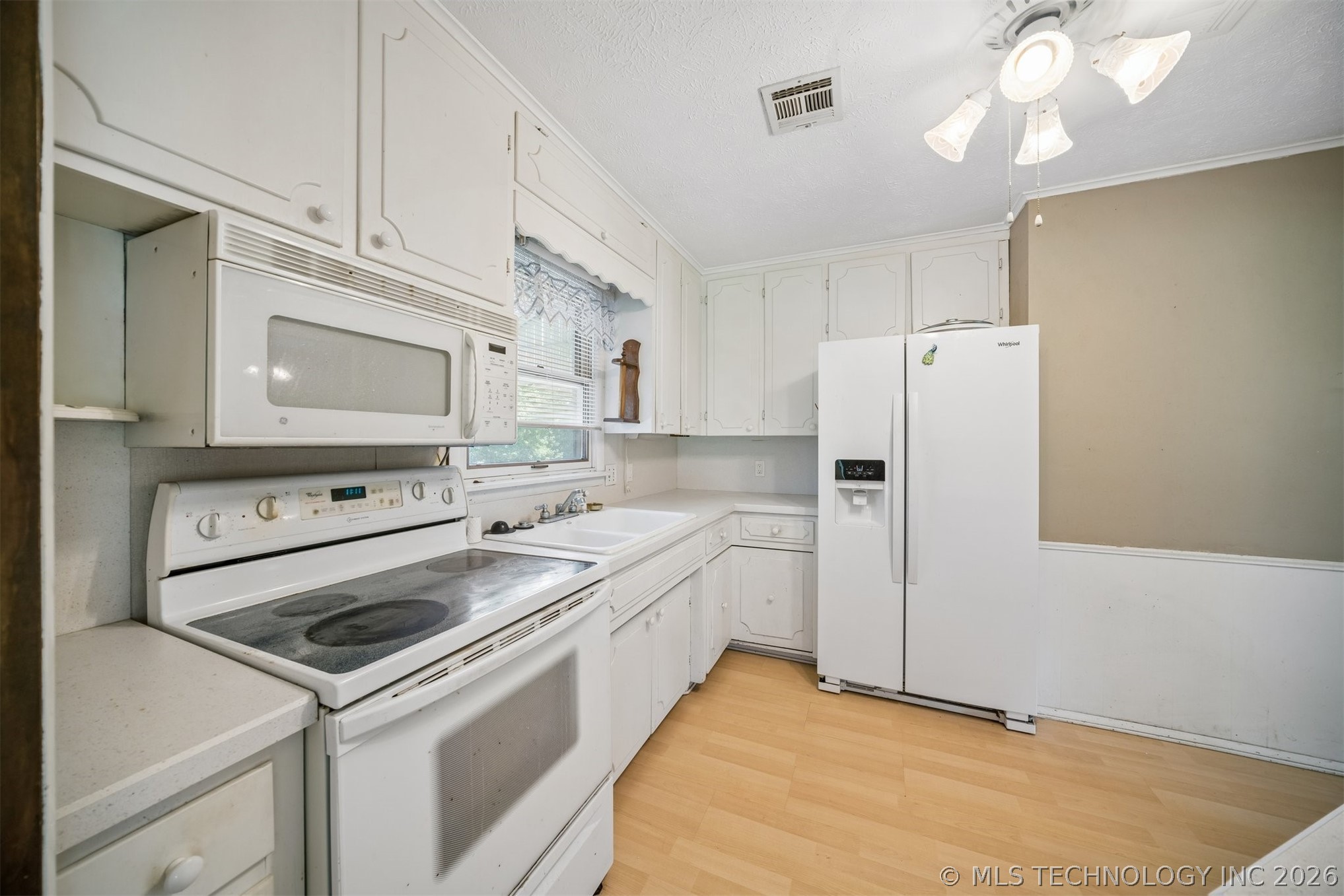 2325 J Street SW Miami OK 74354