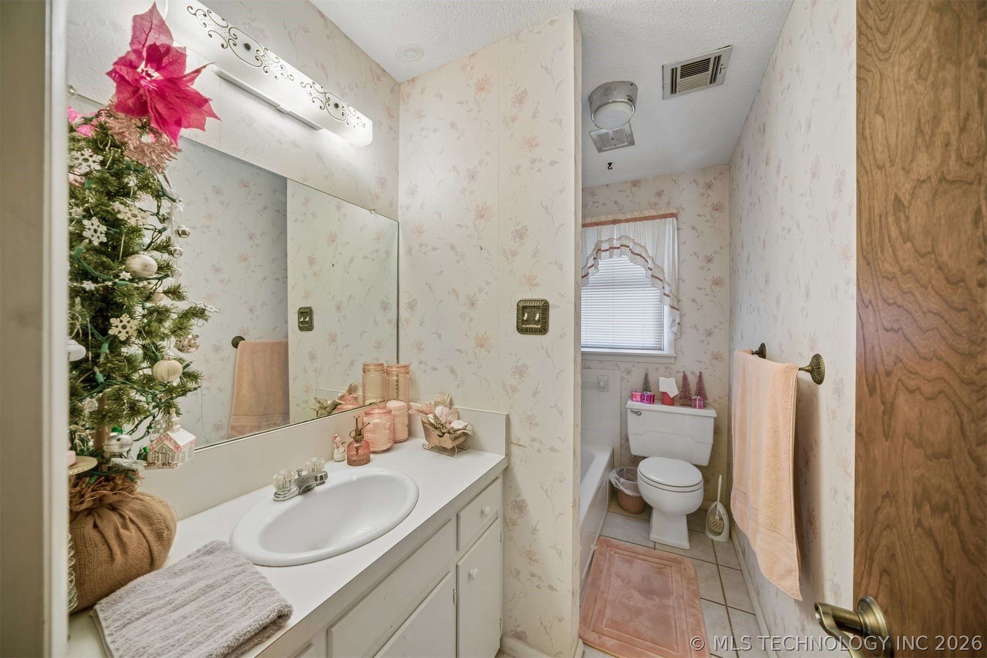 2325 J Street SW Miami OK 74354