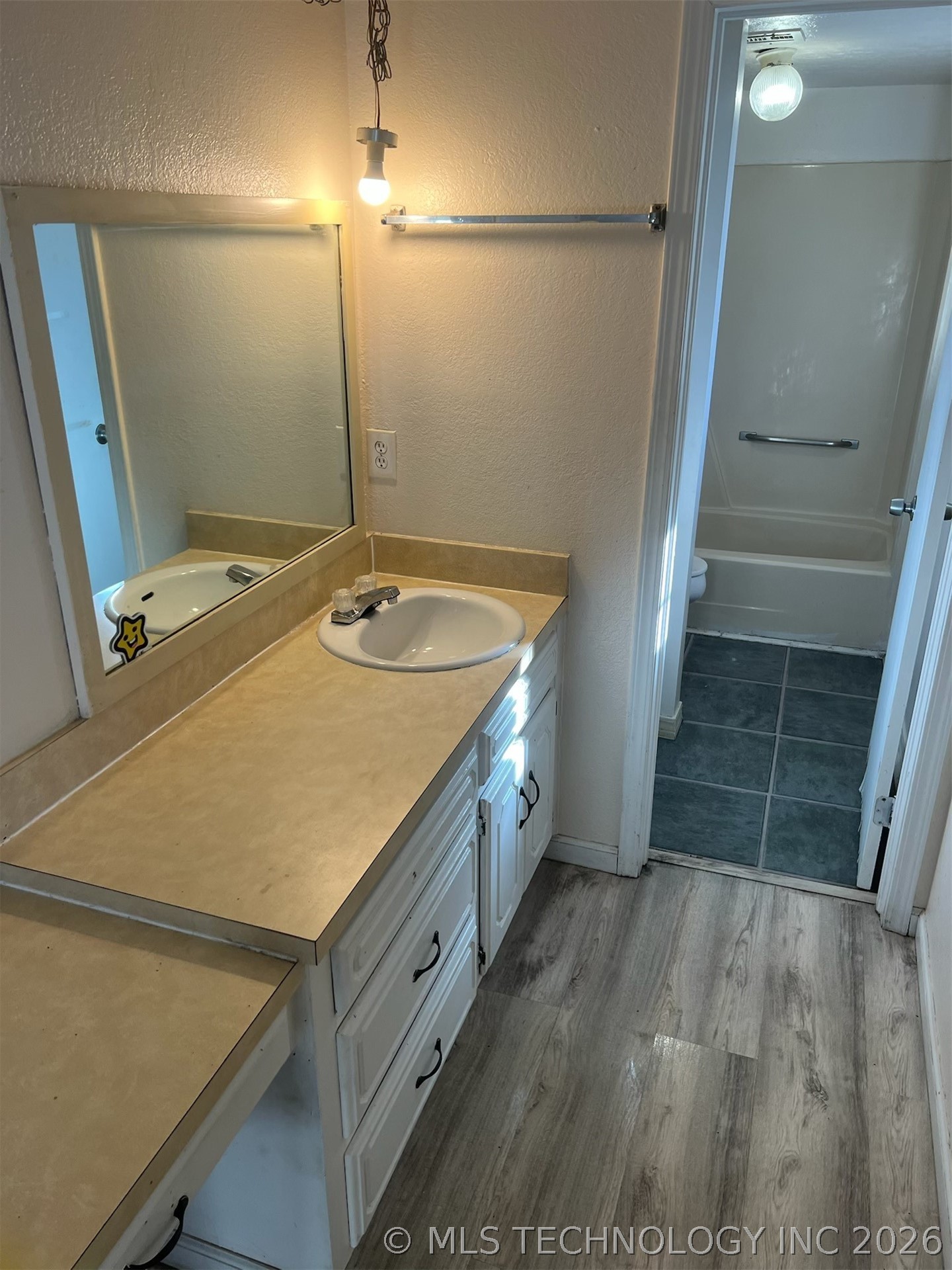 727 E 6th Ada OK 74820