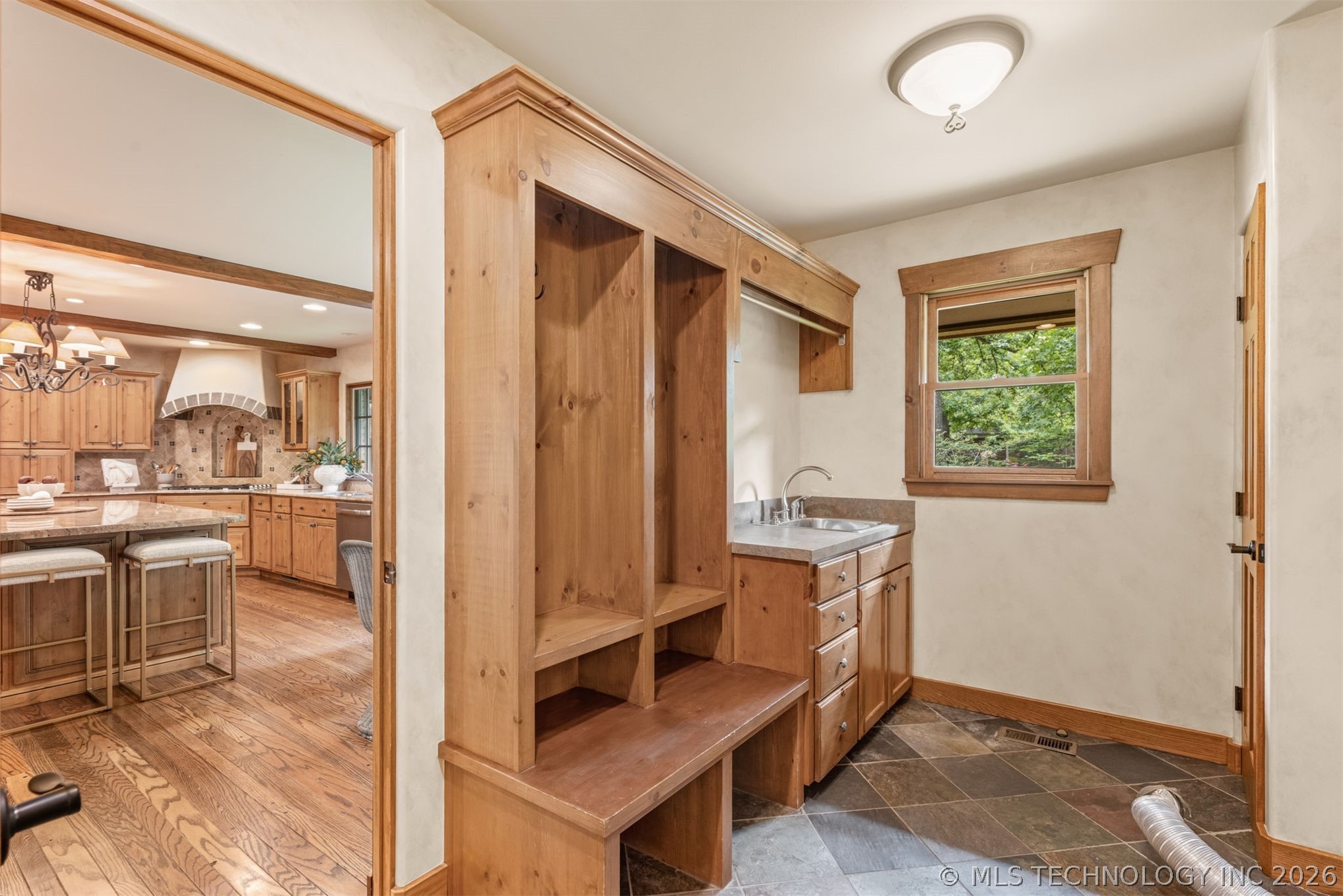 2707 E 67th Place Tulsa OK 74136