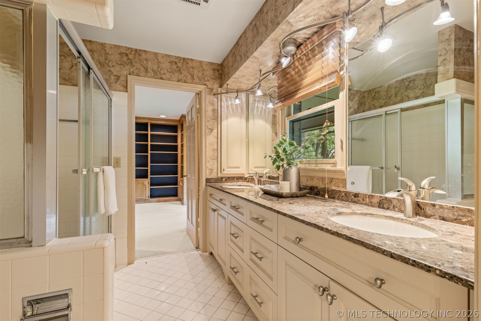 2707 E 67th Place Tulsa OK 74136