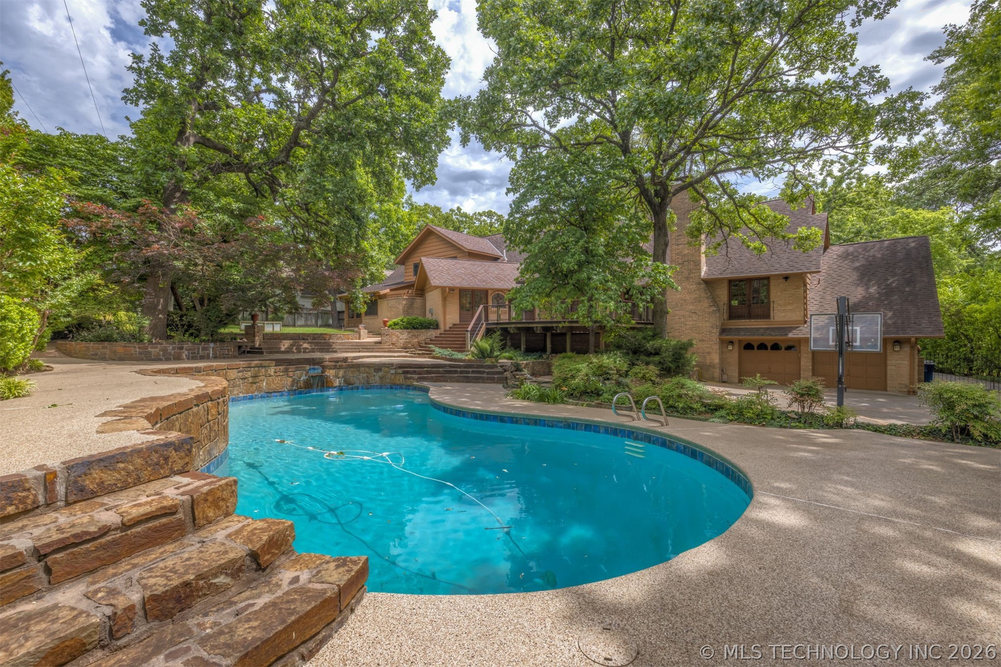 2707 E 67th Place Tulsa OK 74136