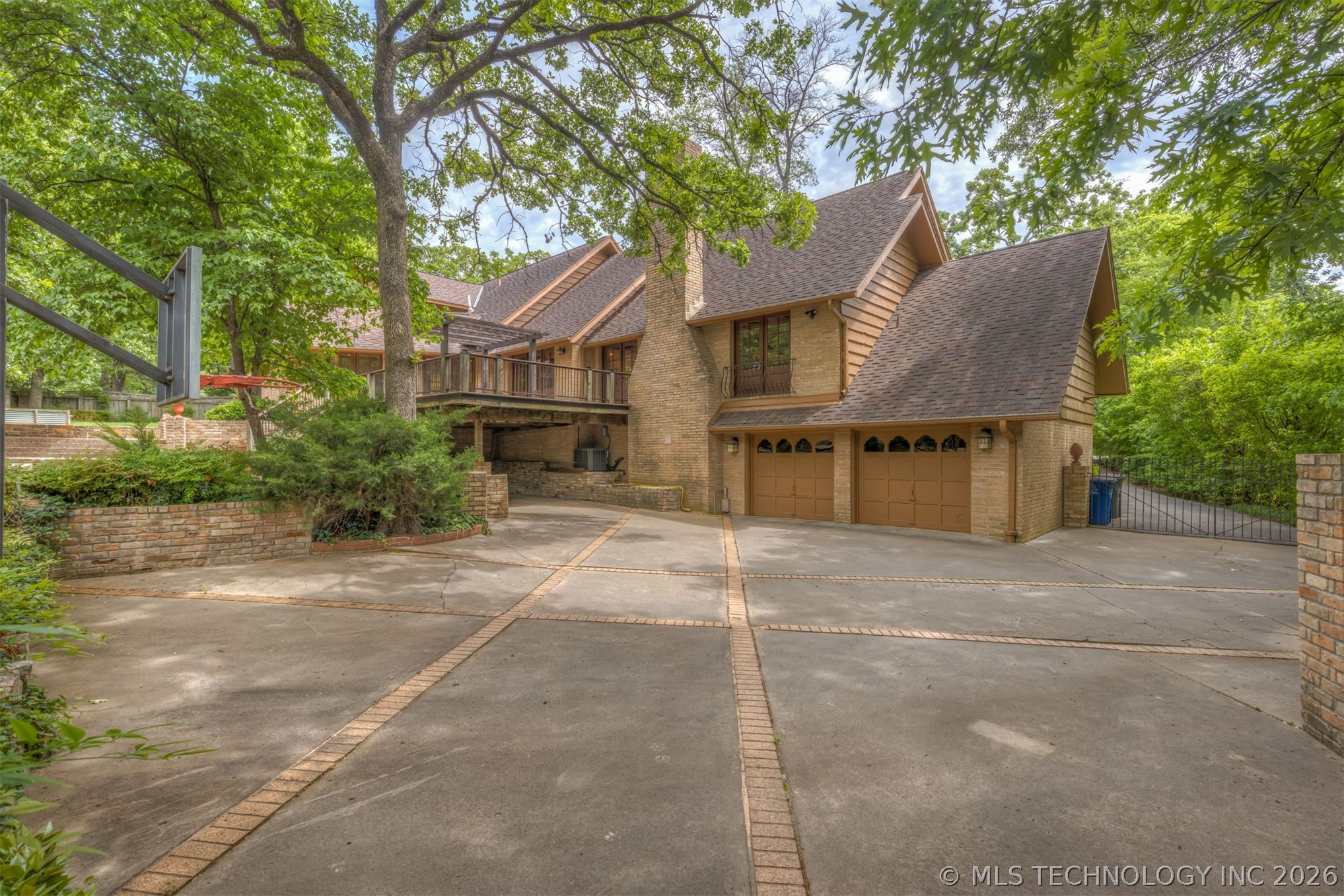 2707 E 67th Place Tulsa OK 74136