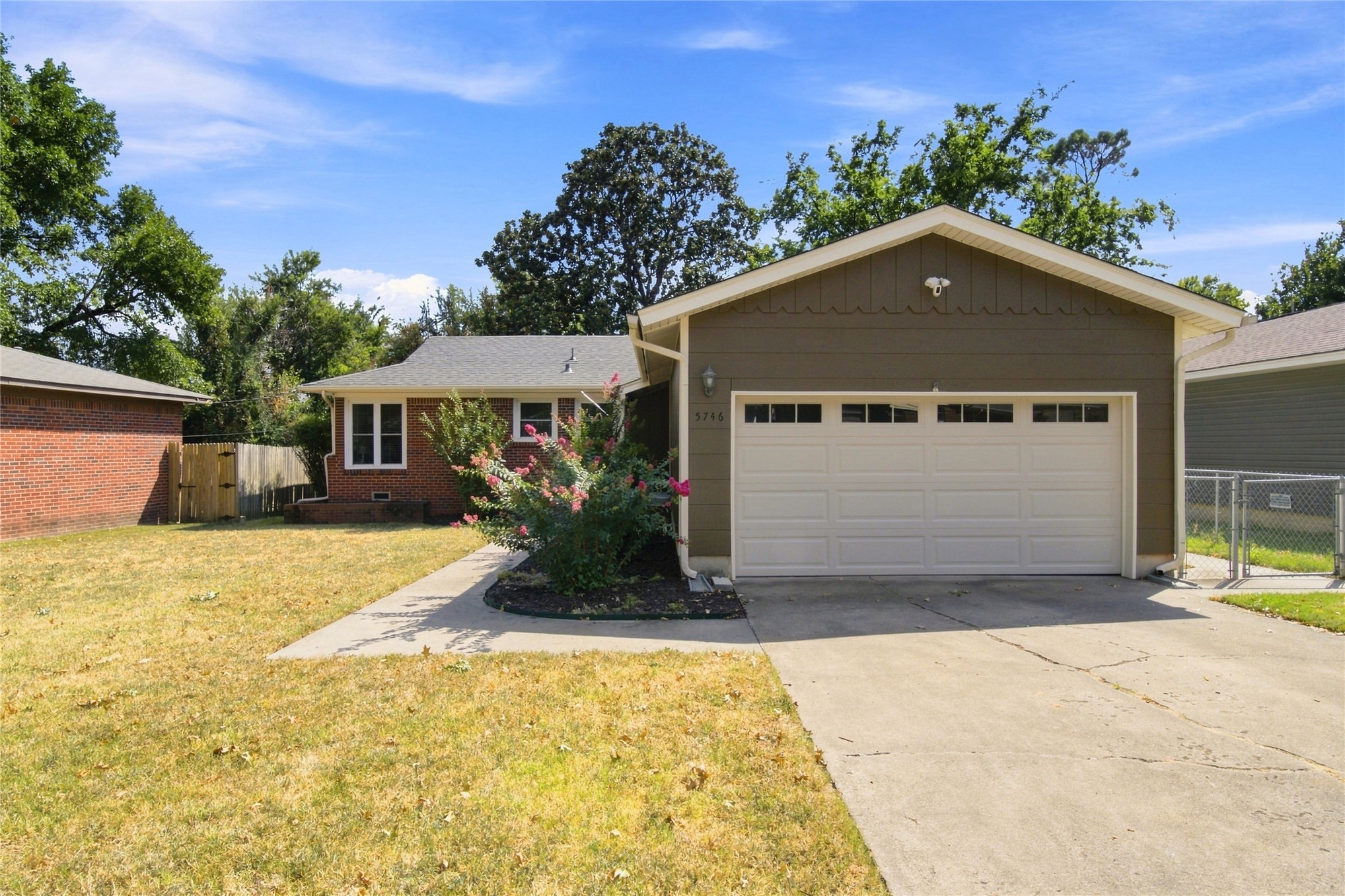 5746 E 27th Place Tulsa OK 74114