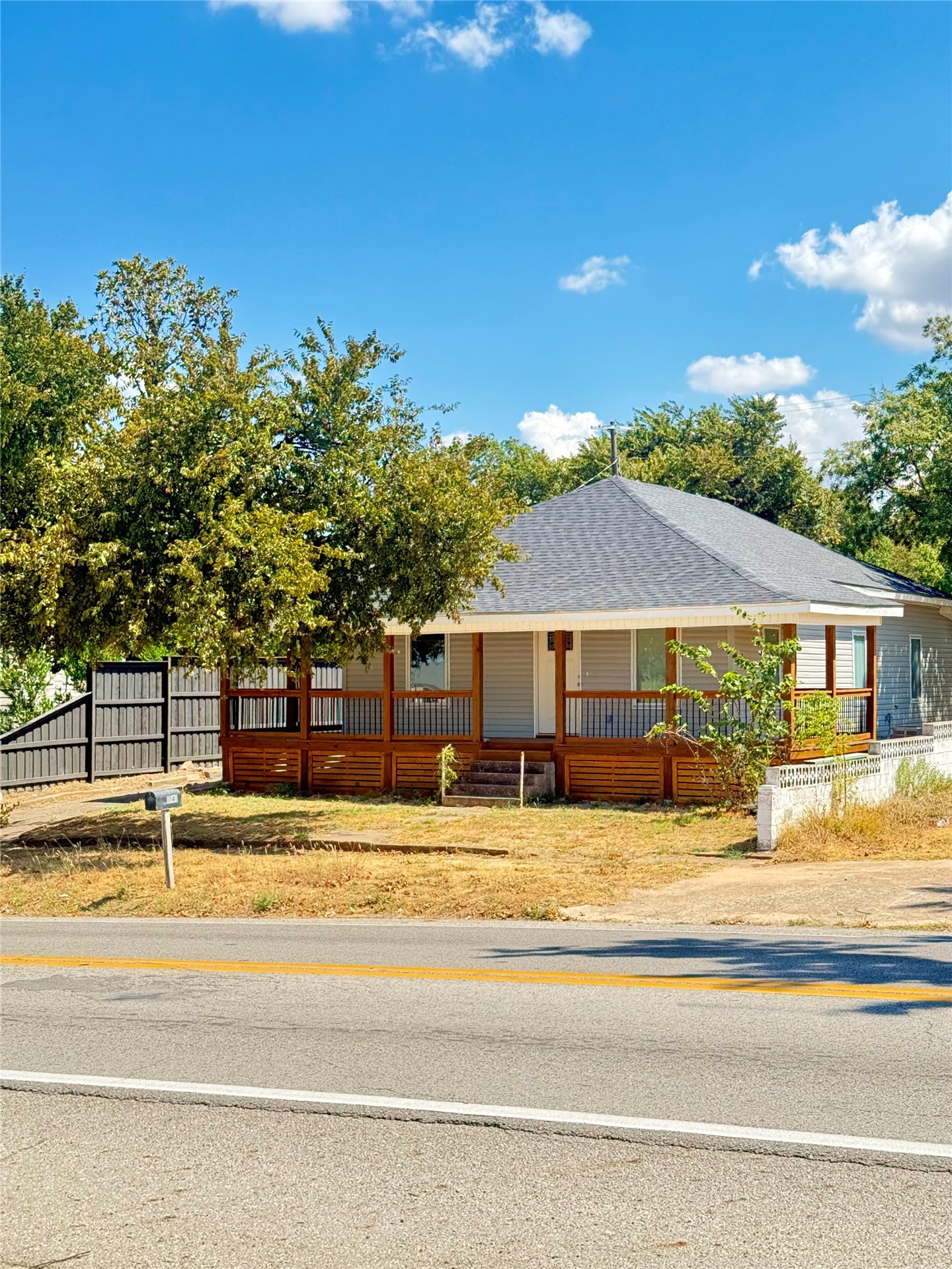 1411 W 1st Street Sulphur OK 73086