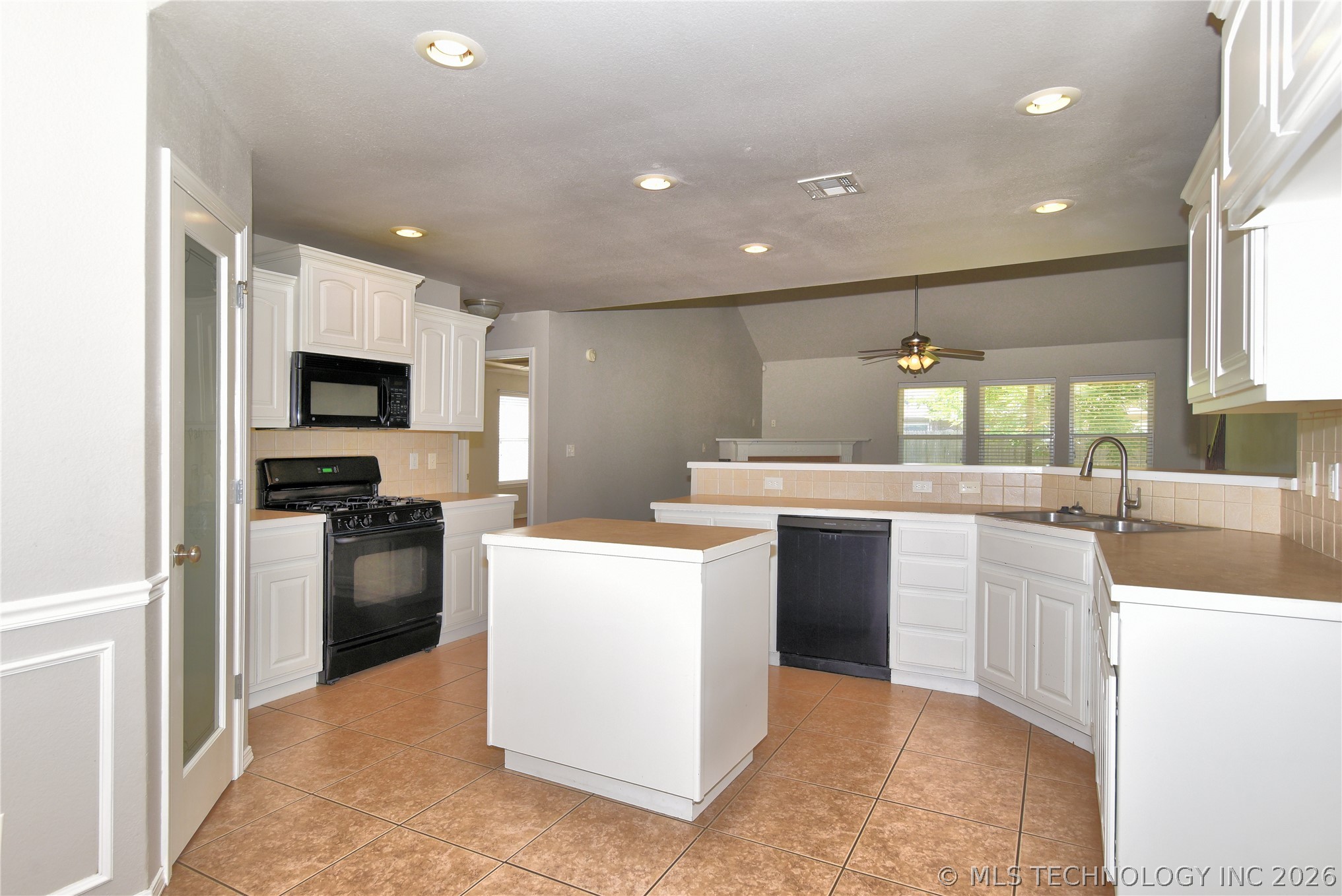 9708 E 111th Street Owasso OK 74055