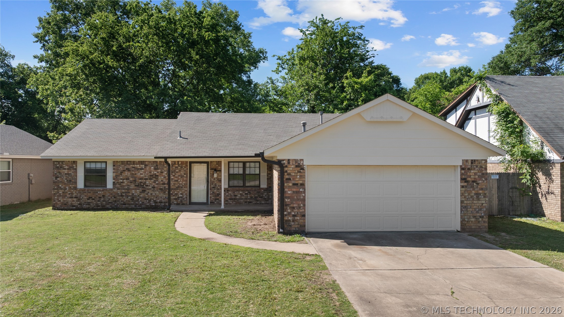 1929 W Oakridge Street Broken Arrow OK 74012