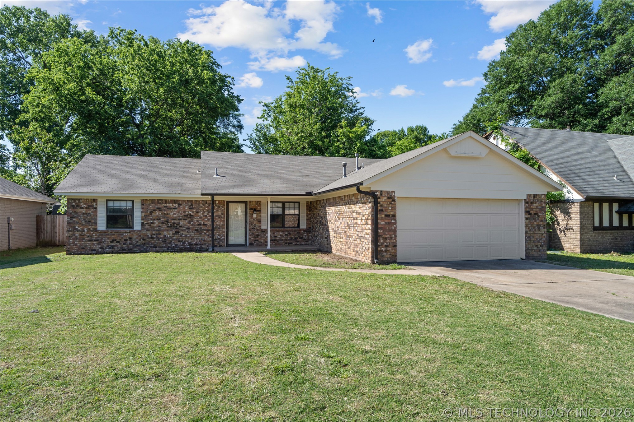 1929 W Oakridge Street Broken Arrow OK 74012