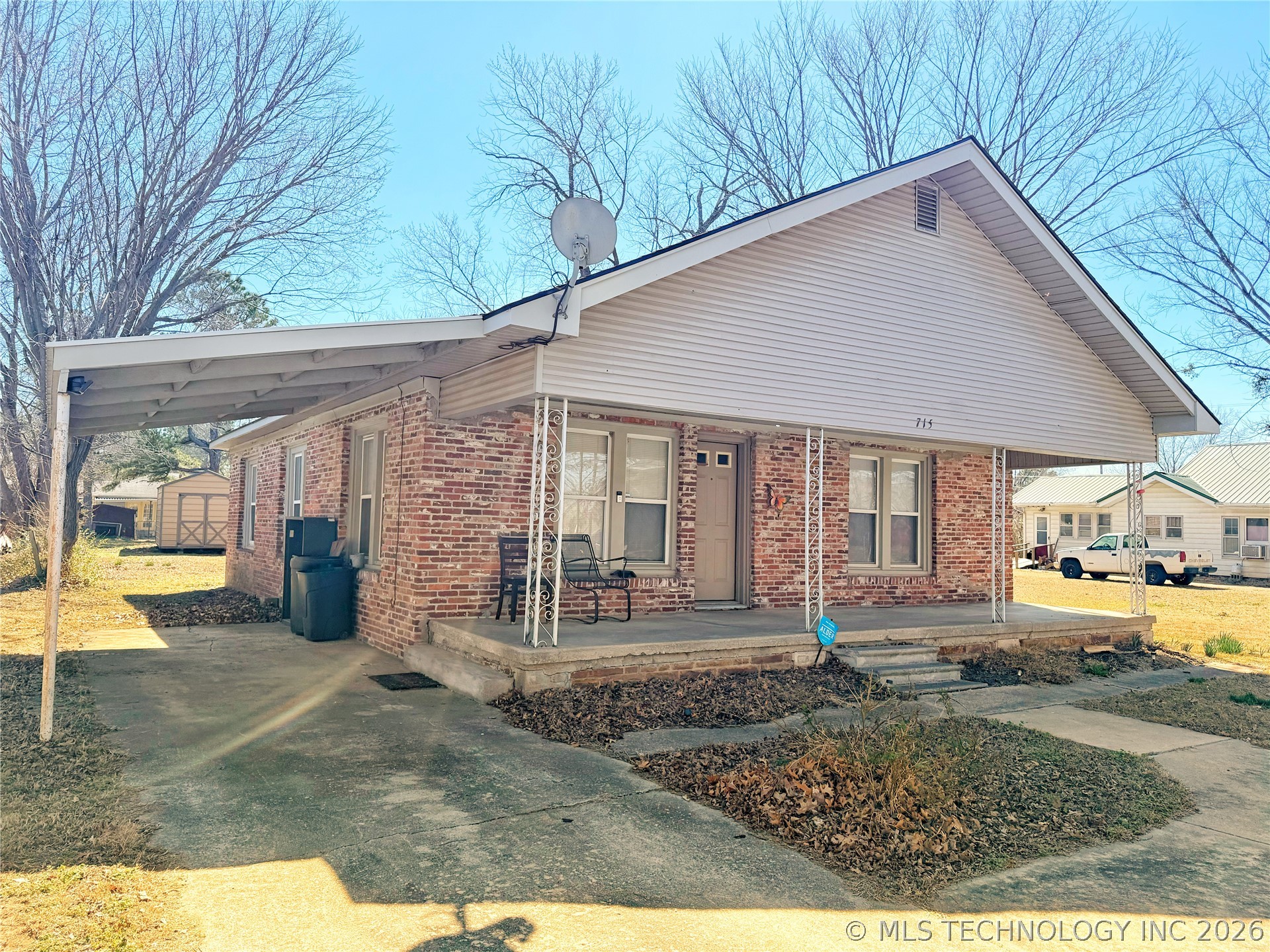 715 N Burgess Holdenville OK 74848