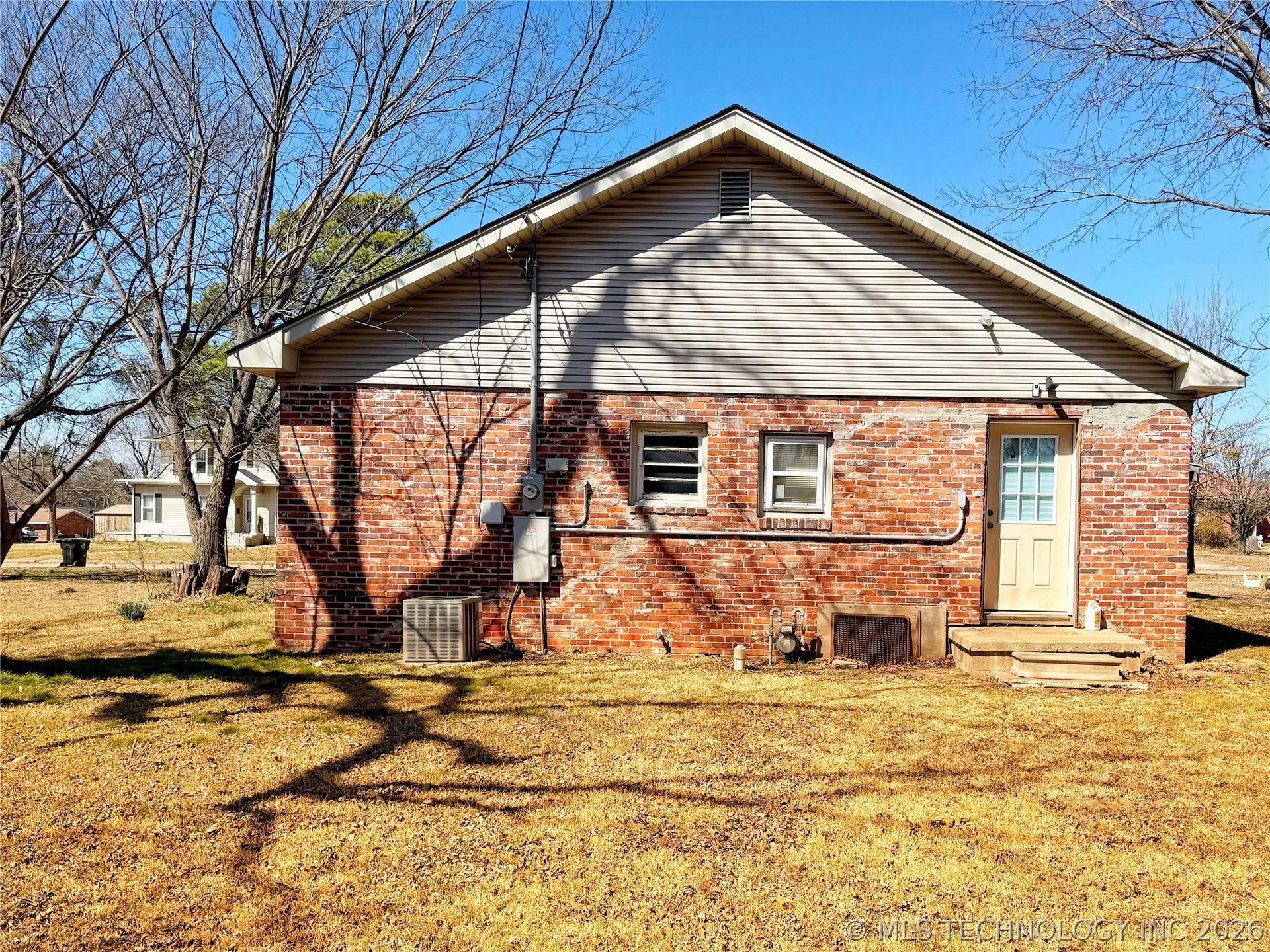715 N Burgess Holdenville OK 74848