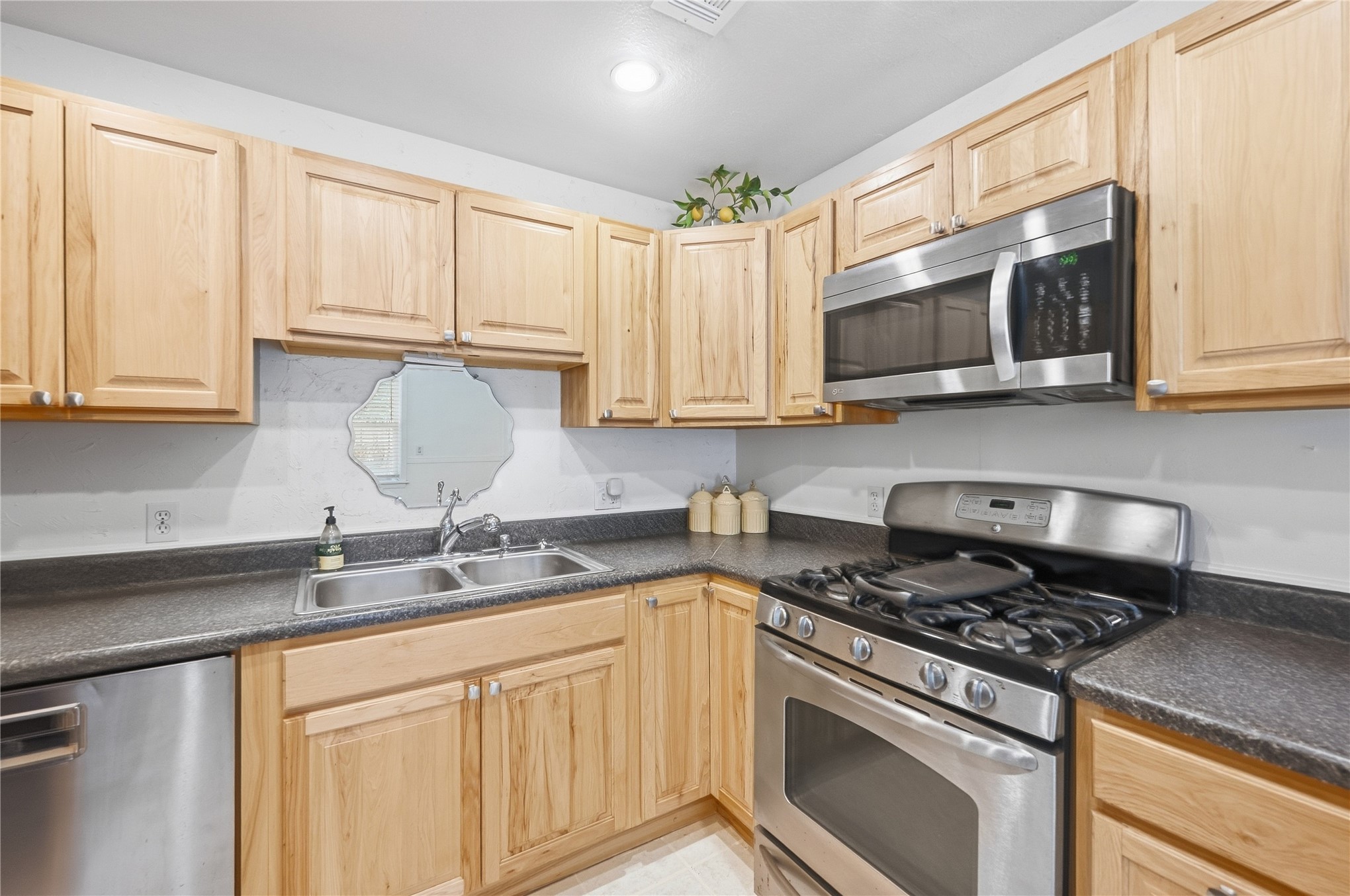 3807 E 21st Place Tulsa OK 74114