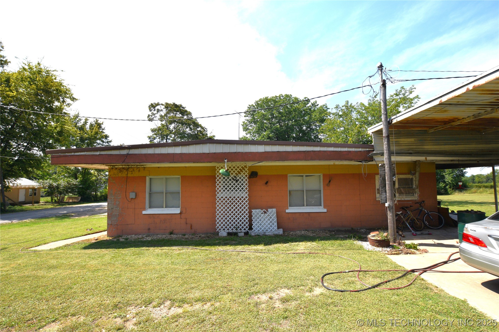 319 E Oak Street Stilwell OK 74960