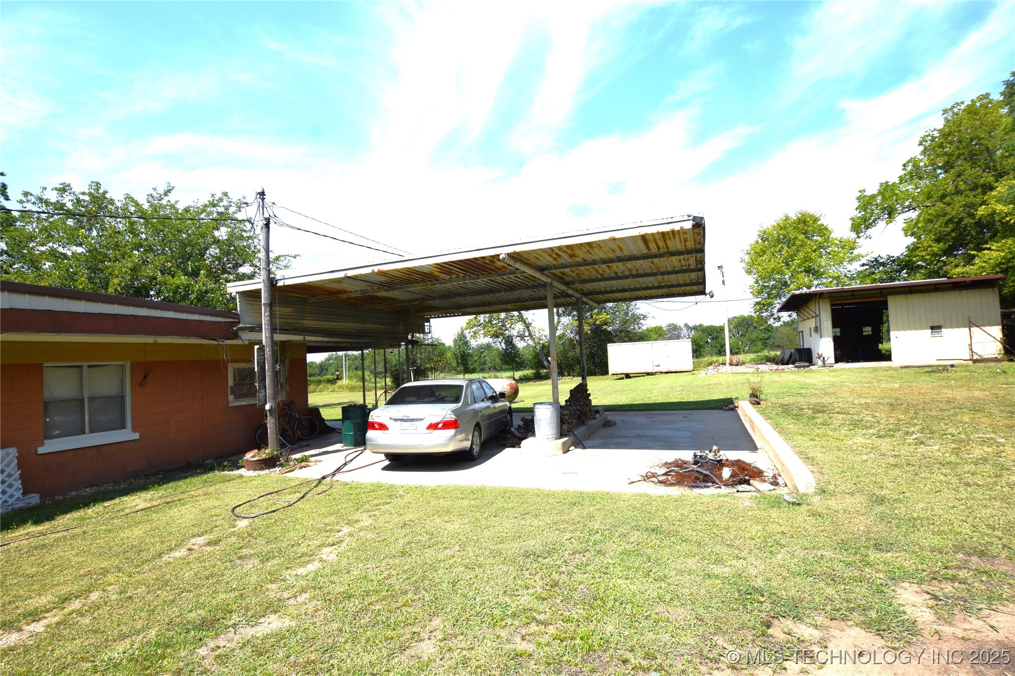 319 E Oak Street Stilwell OK 74960