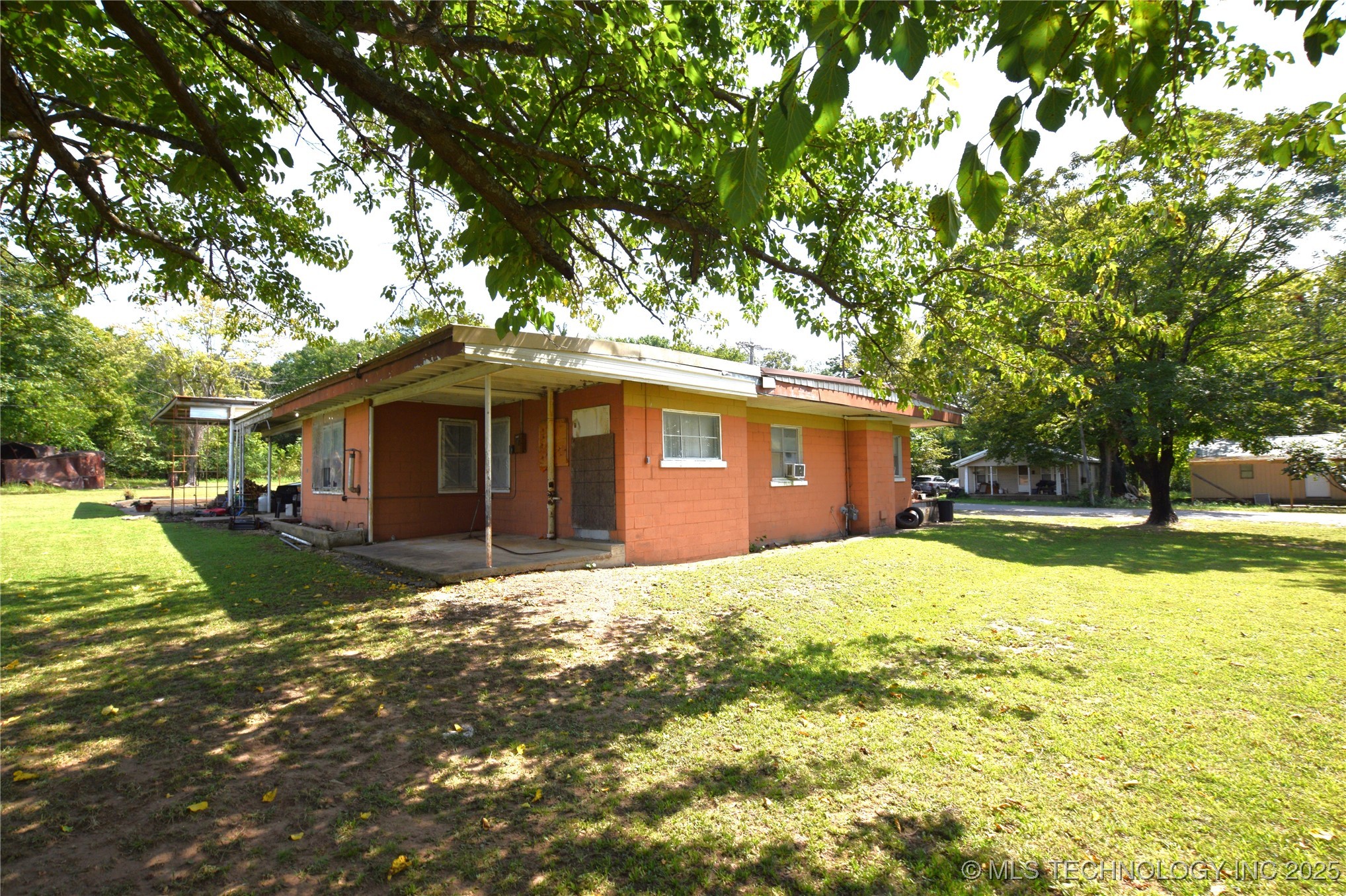 319 E Oak Street Stilwell OK 74960