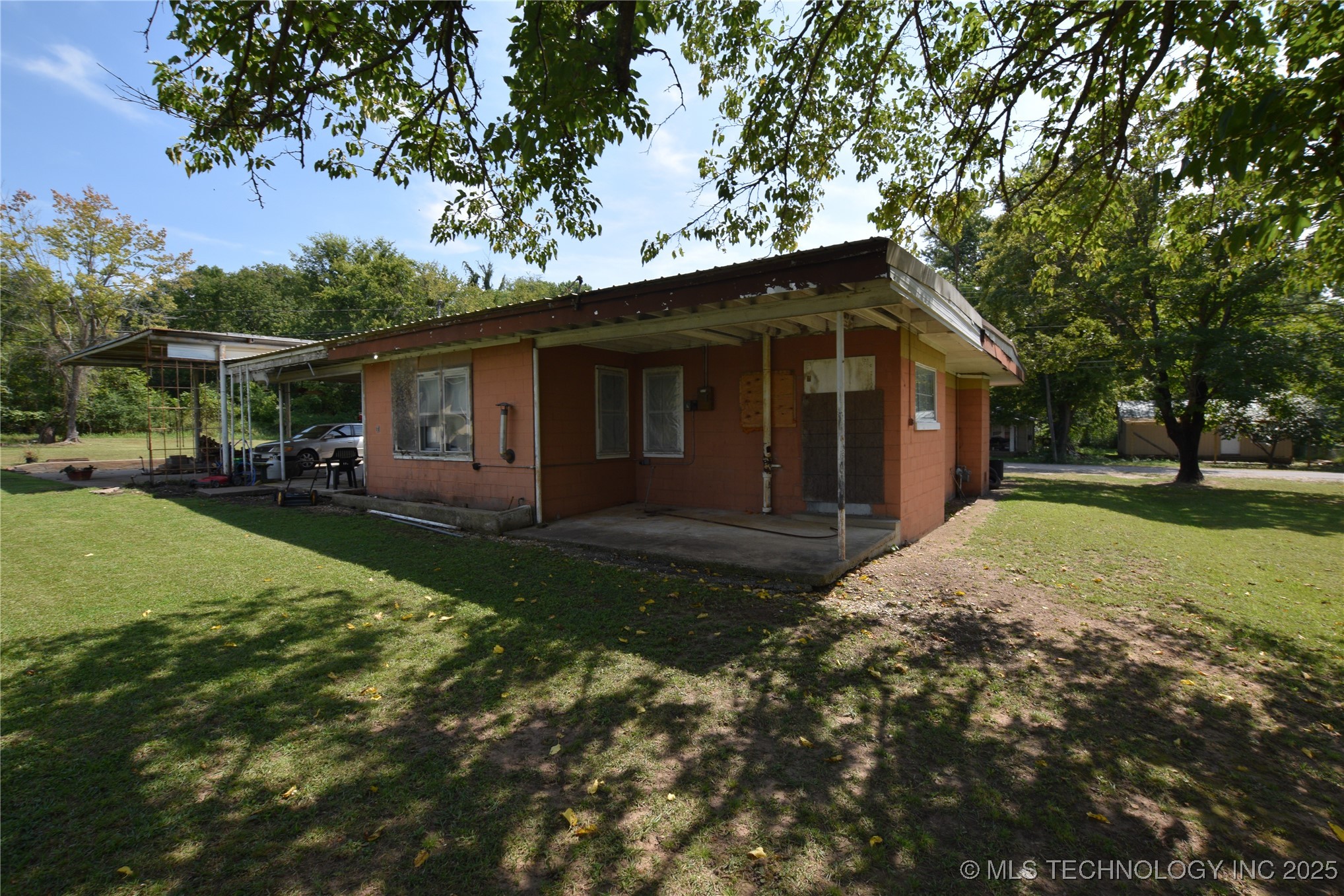 319 E Oak Street Stilwell OK 74960