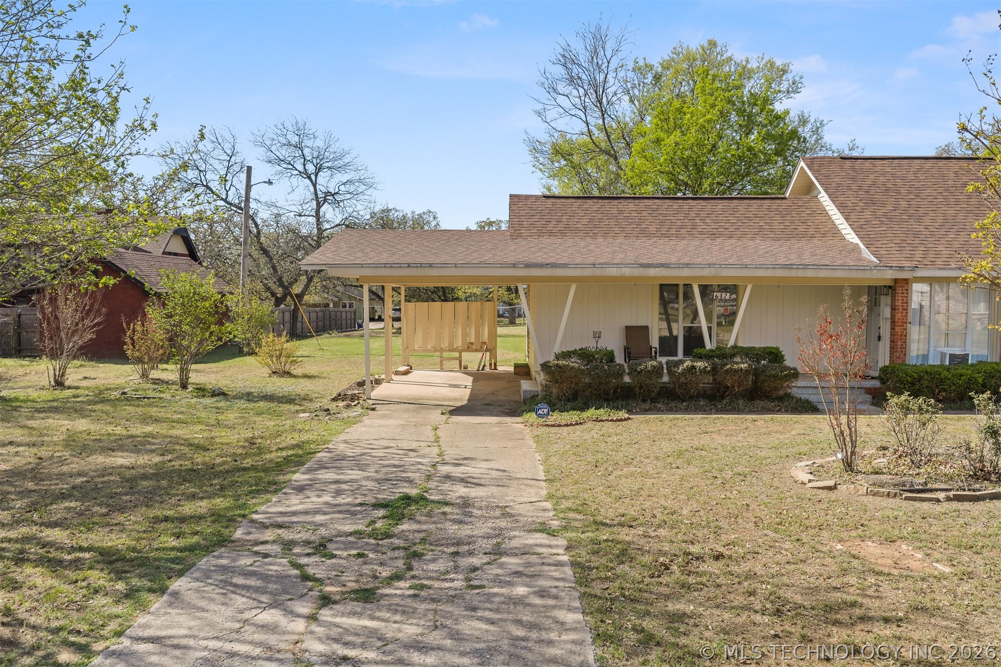 612 Brown Avenue Comanche OK 73529