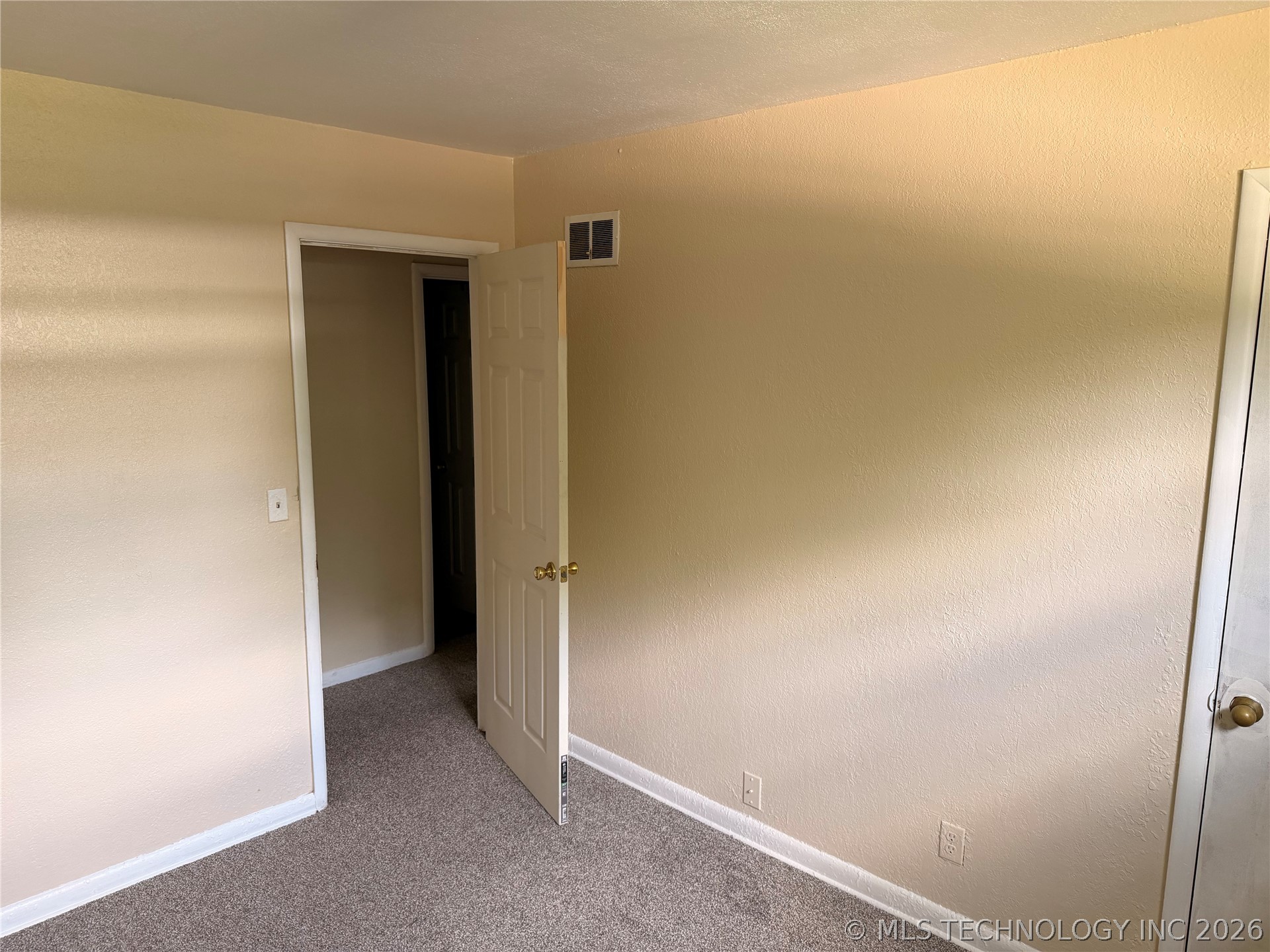 647 E 52nd Place N Tulsa OK 74126