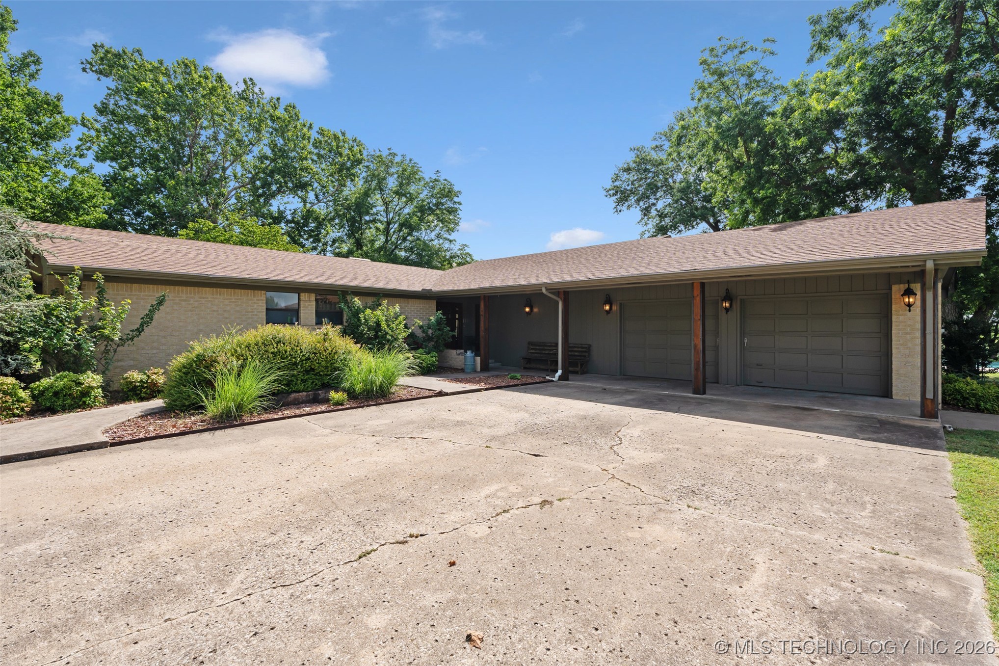 1561 E Country Club Drive Vinita OK 74301