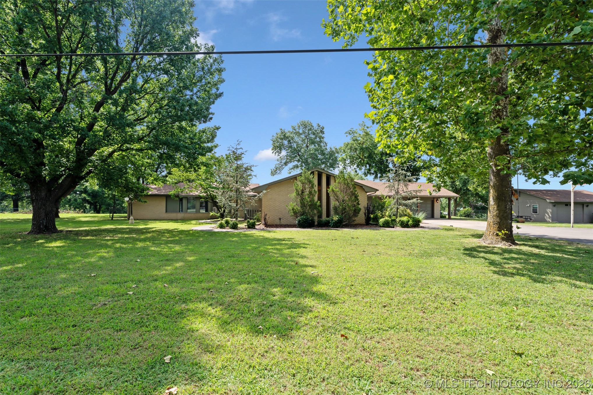 1561 E Country Club Drive Vinita OK 74301