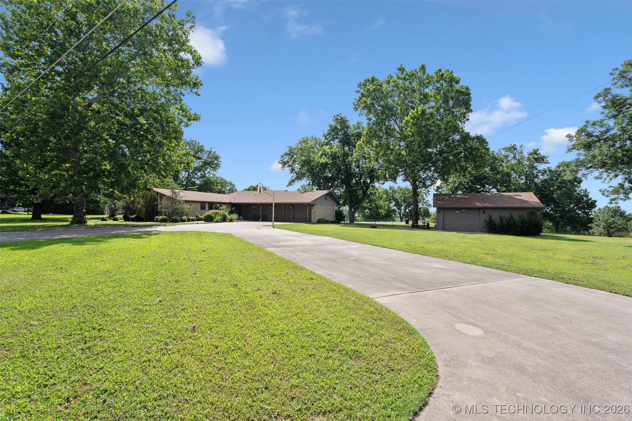 1561 E Country Club Drive Vinita OK 74301