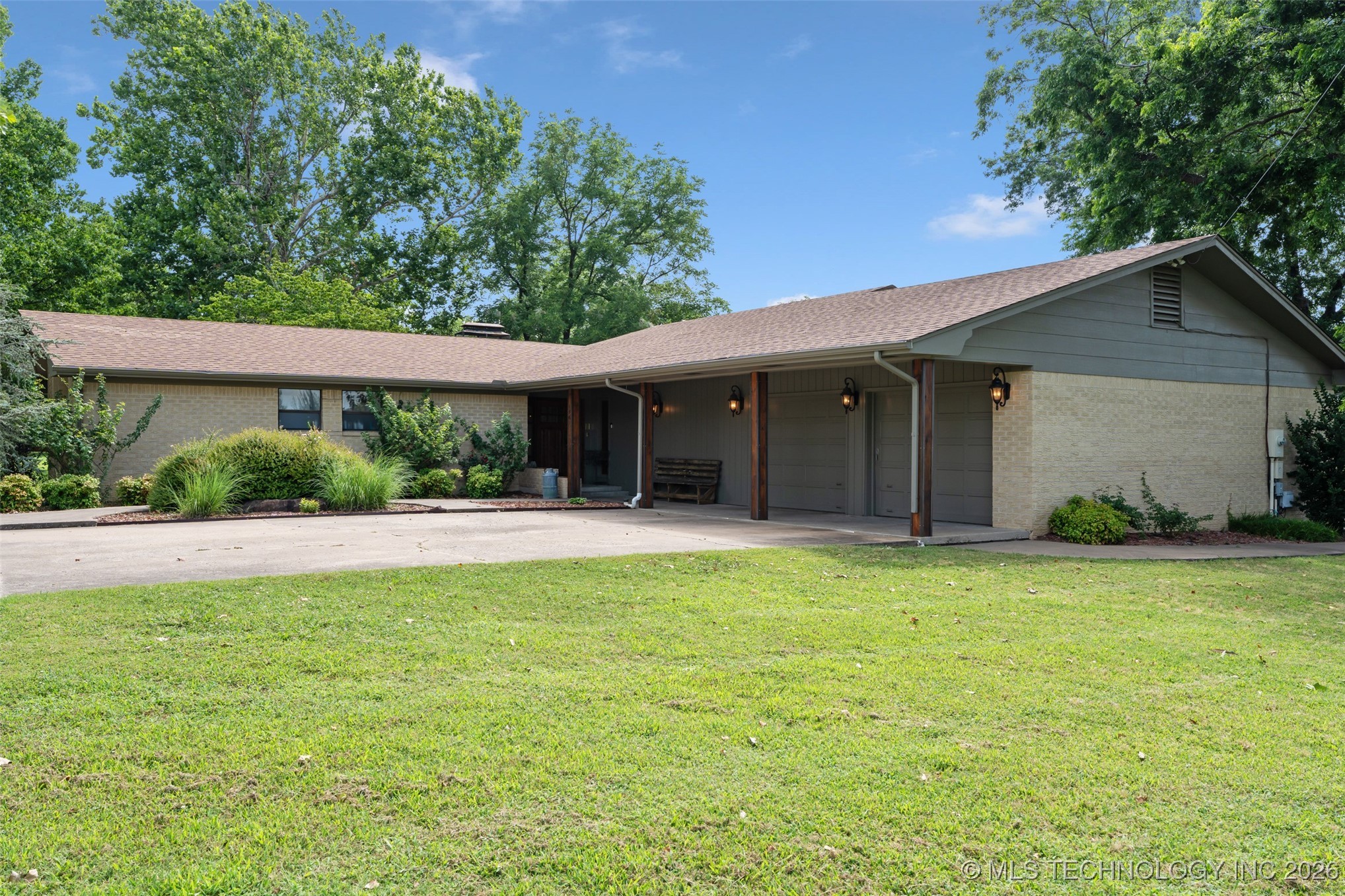 1561 E Country Club Drive Vinita OK 74301