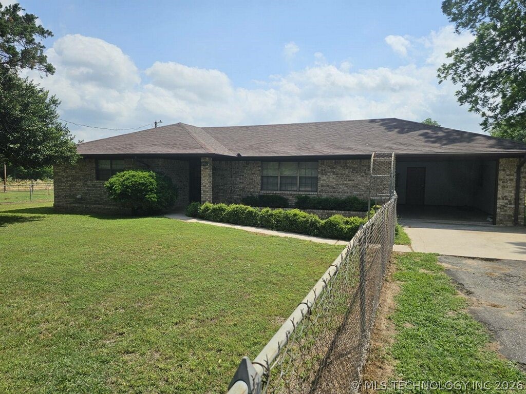 206 N Grand Avenue Mannsville OK 73447