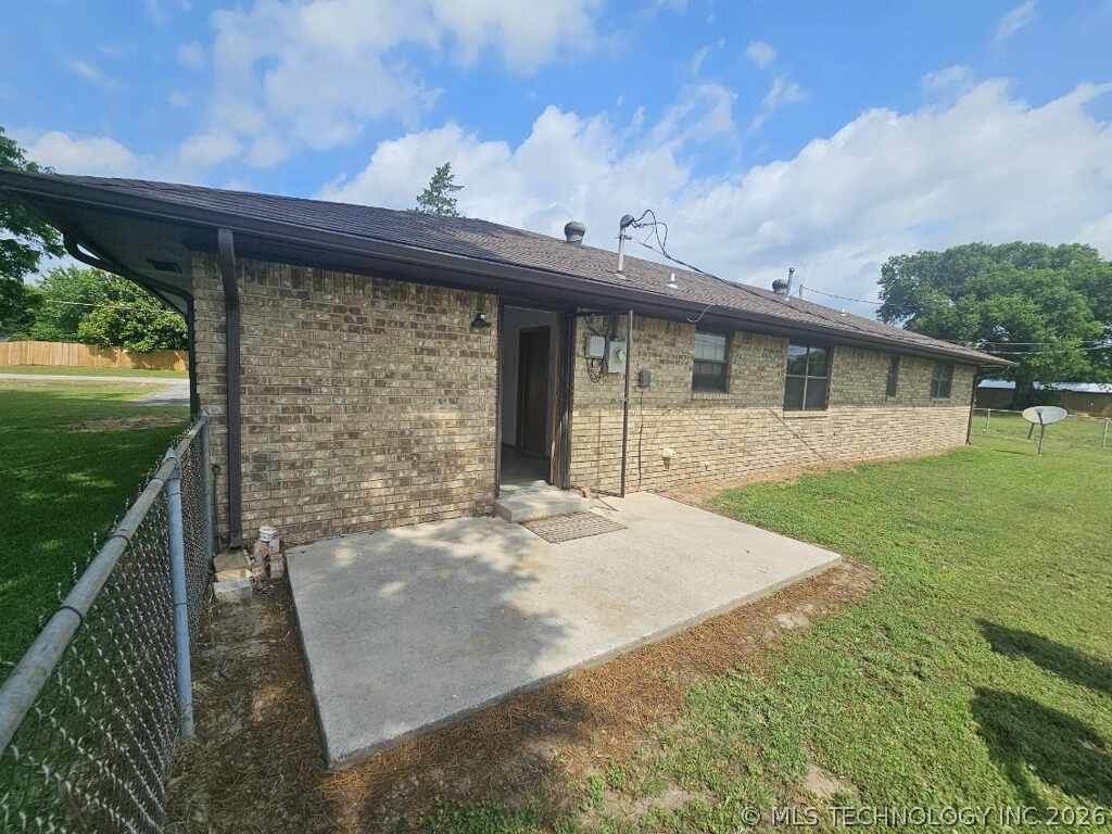 206 N Grand Avenue Mannsville OK 73447