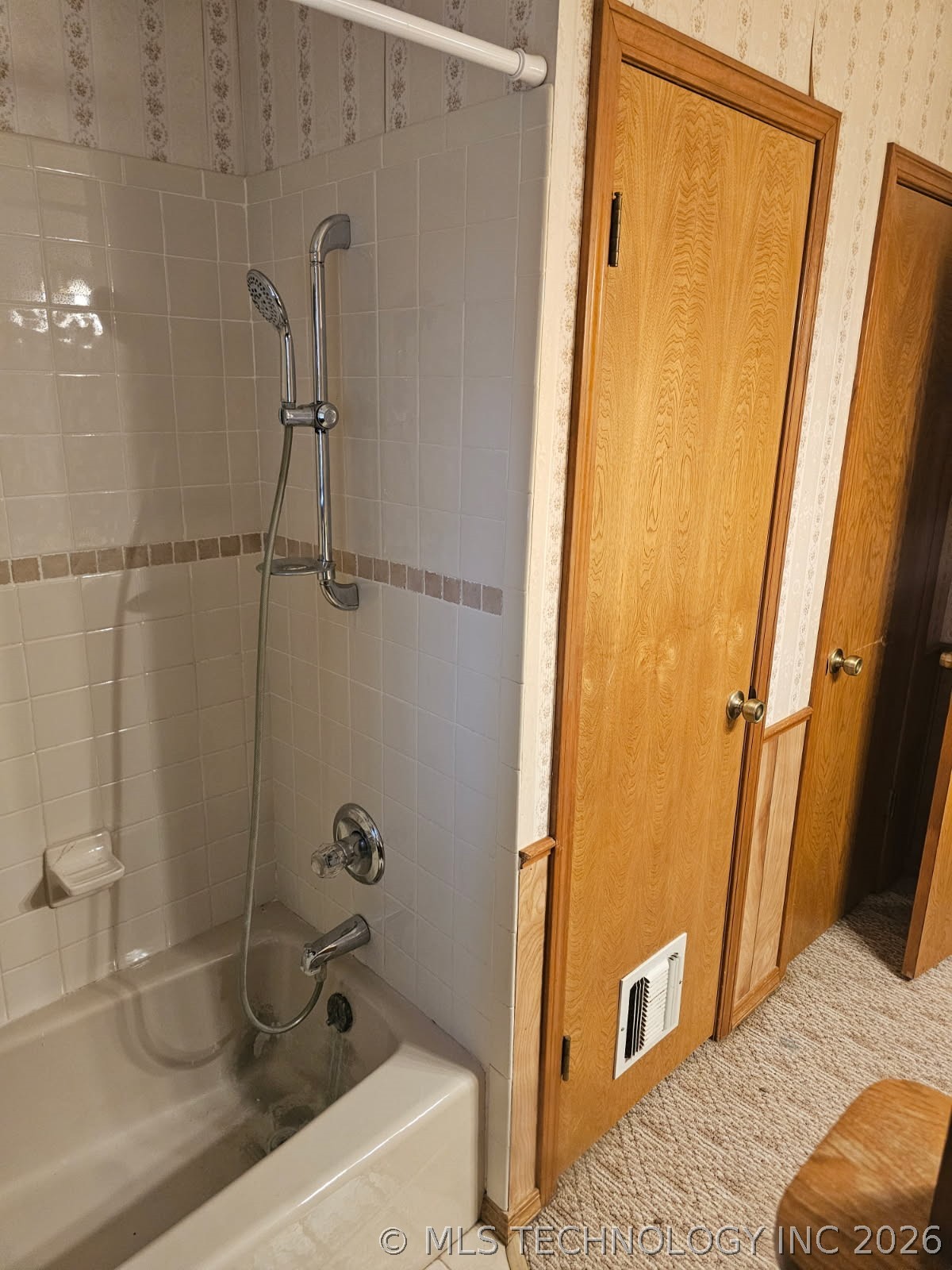 206 N Grand Avenue Mannsville OK 73447