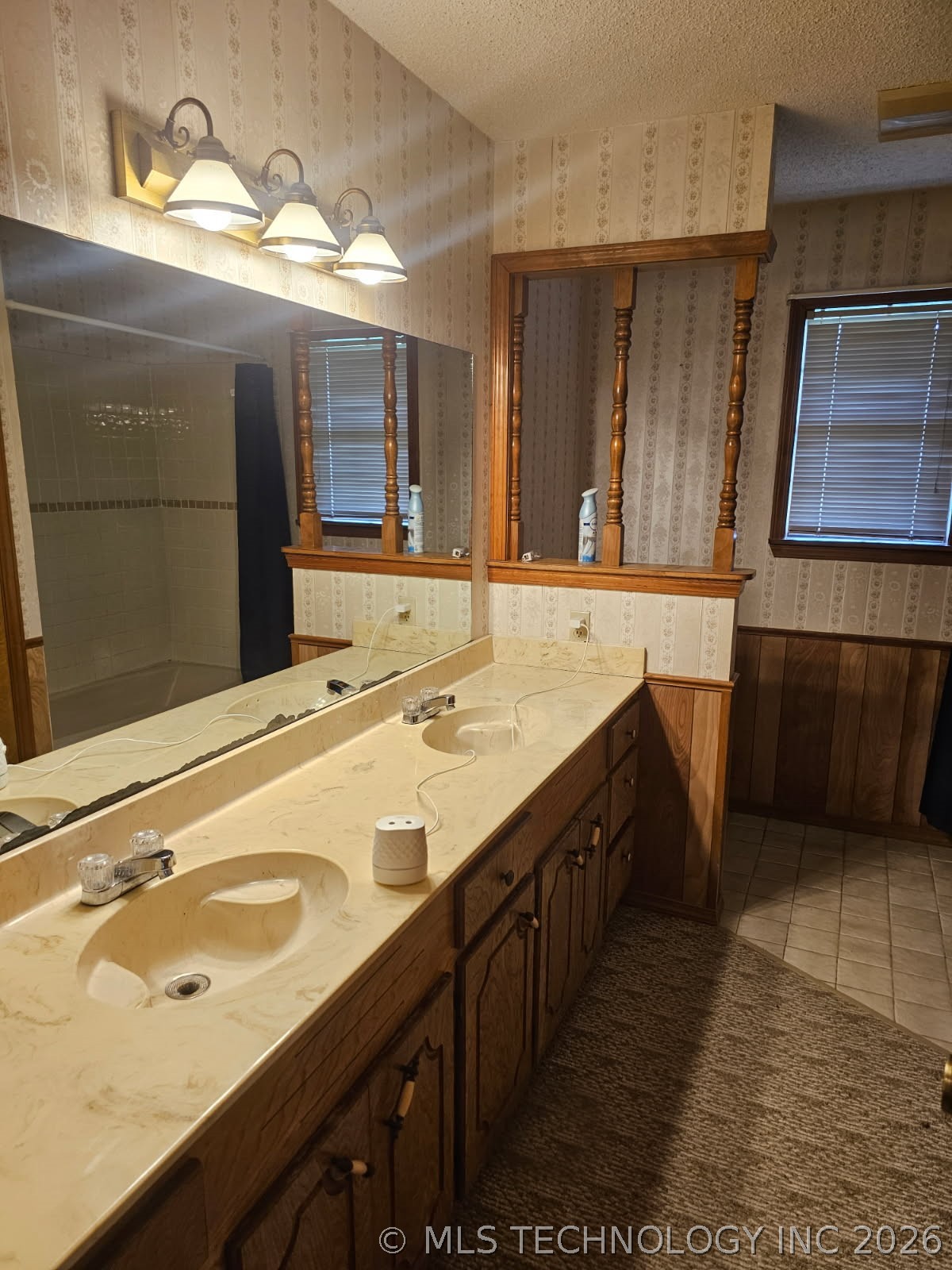 206 N Grand Avenue Mannsville OK 73447