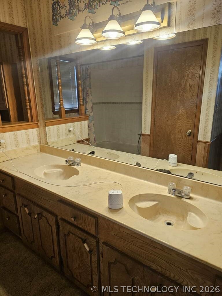 206 N Grand Avenue Mannsville OK 73447