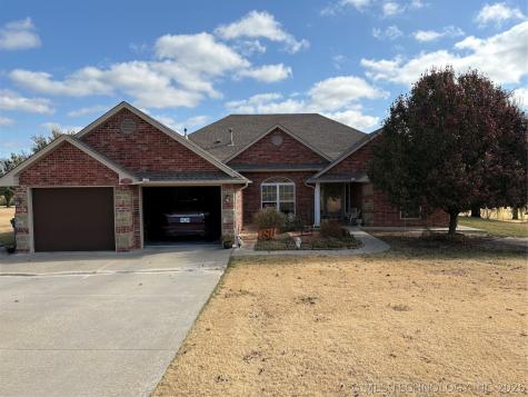 1001 Country Club Cushing OK 74023
