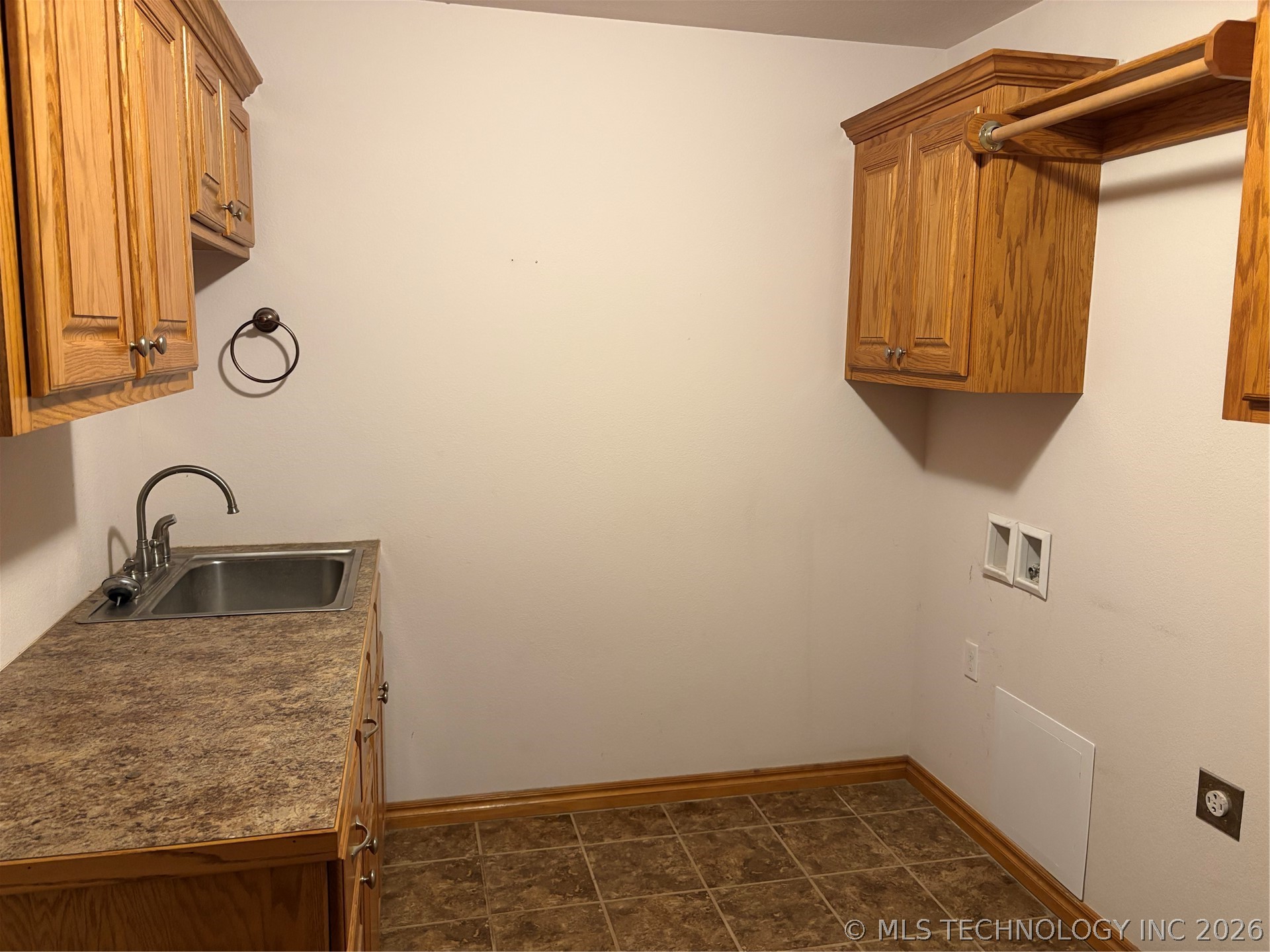 1001 Country Club Cushing OK 74023