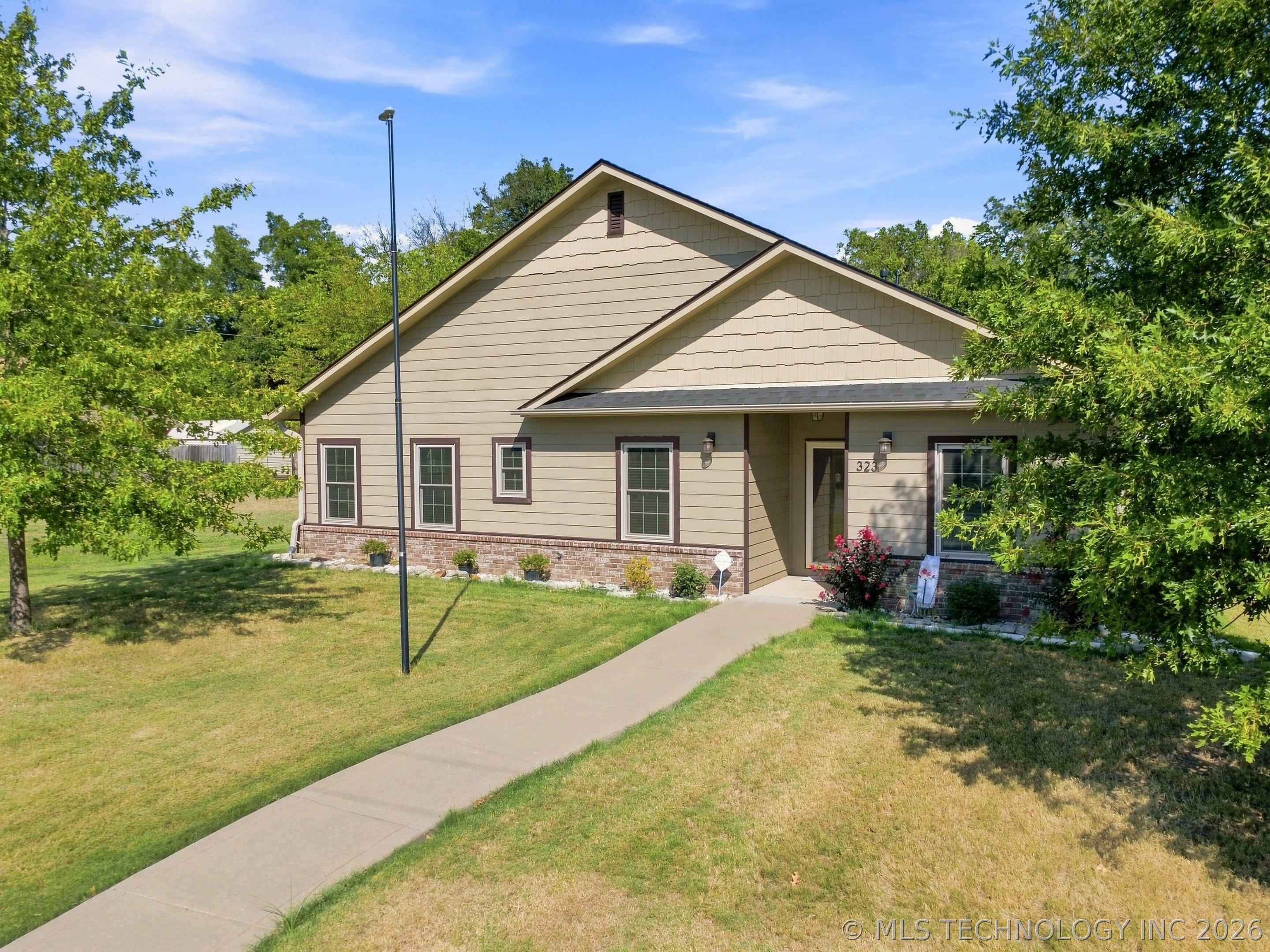 323 S B Street Skiatook OK 74070