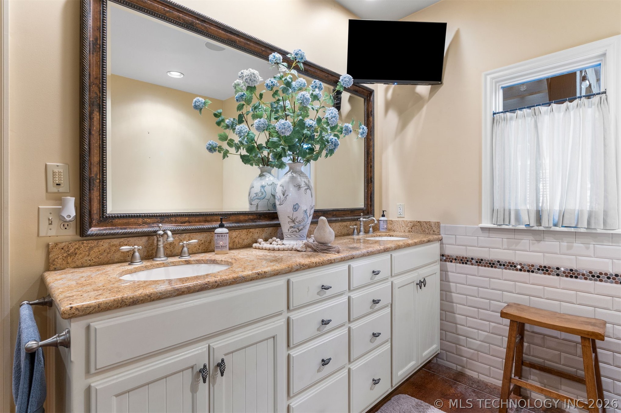 4033 S Xanthus Avenue Tulsa OK 74105