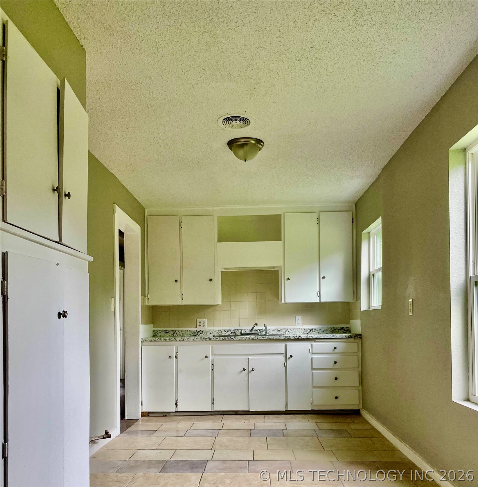 1386 E 51st Place N Tulsa OK 74126