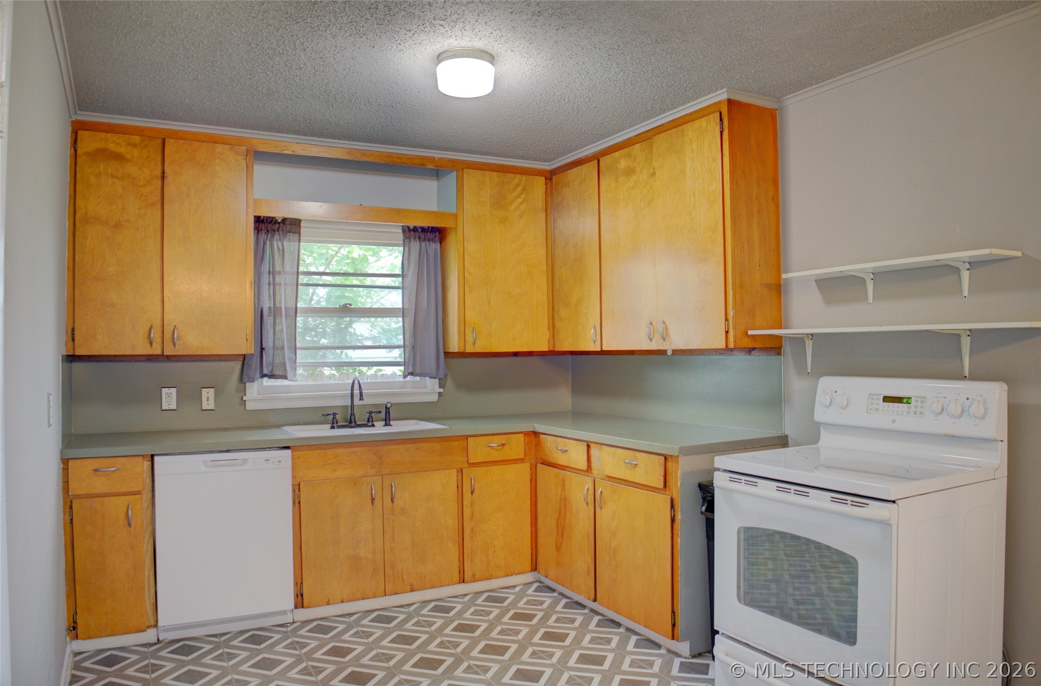 8947 E Oklahoma Place Tulsa OK 74115