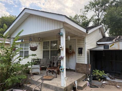 210 N Orphan Pryor OK 74361
