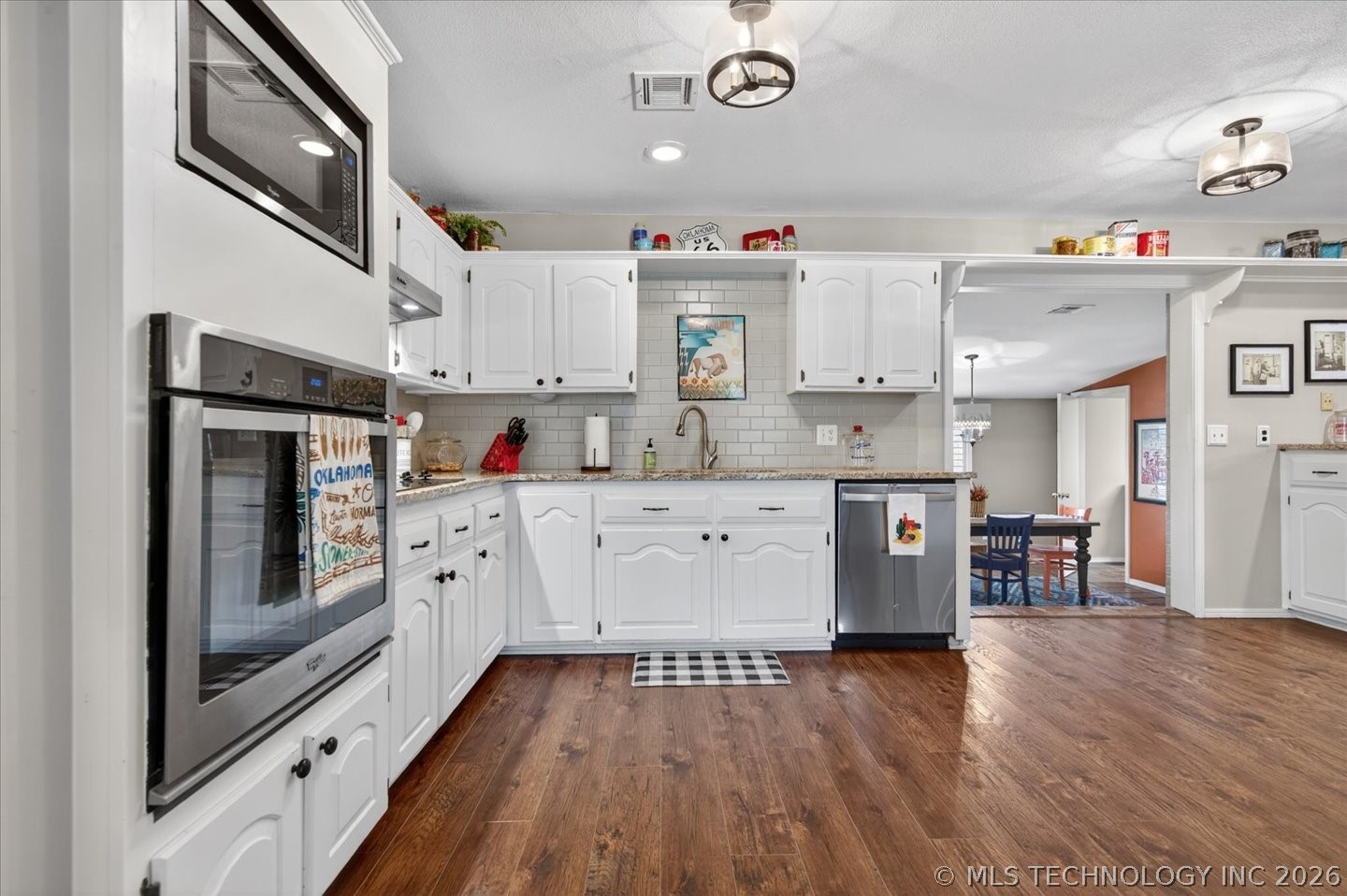 2516 Williamsburg Street S Bartlesville OK 74006