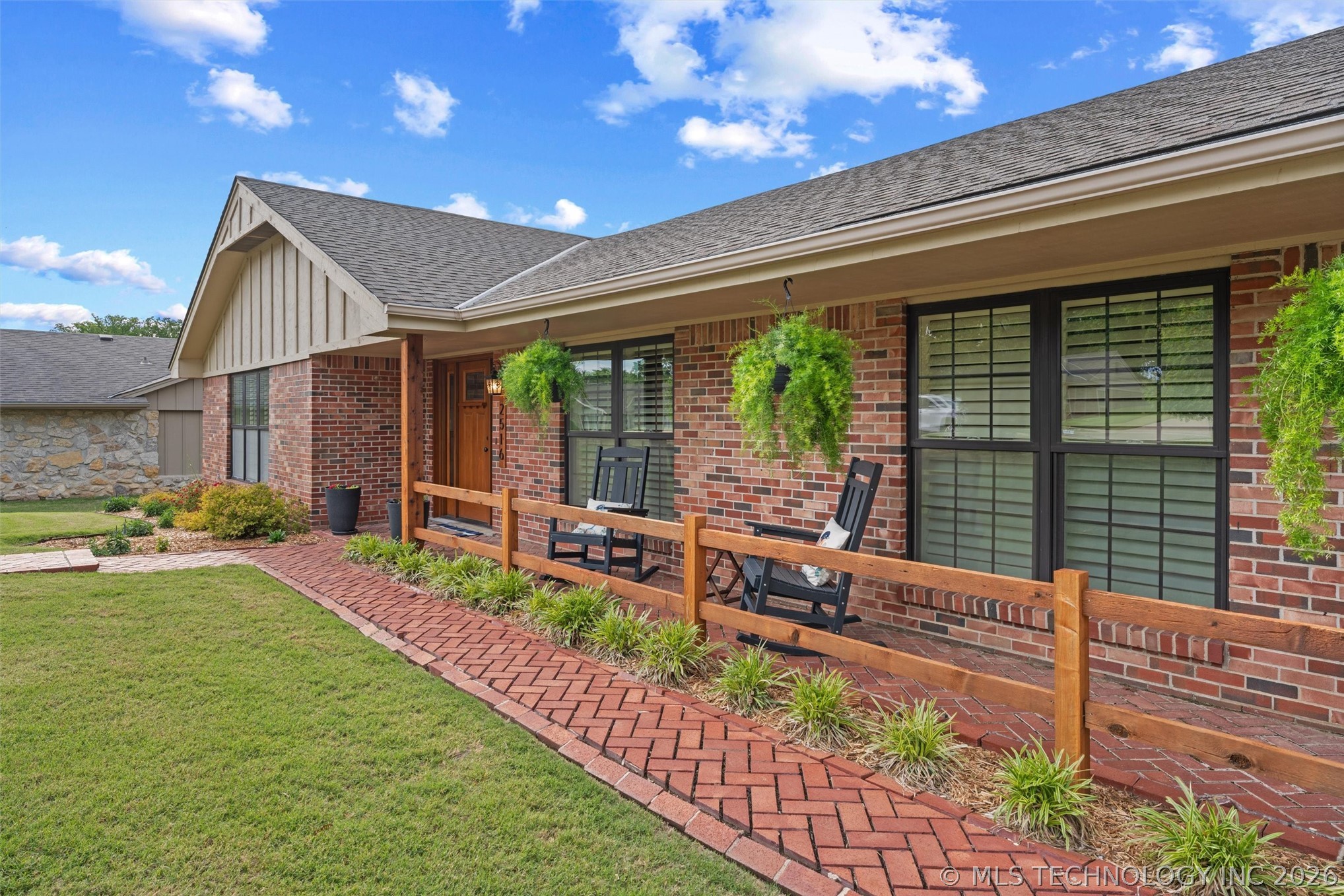 2516 Williamsburg Street S Bartlesville OK 74006