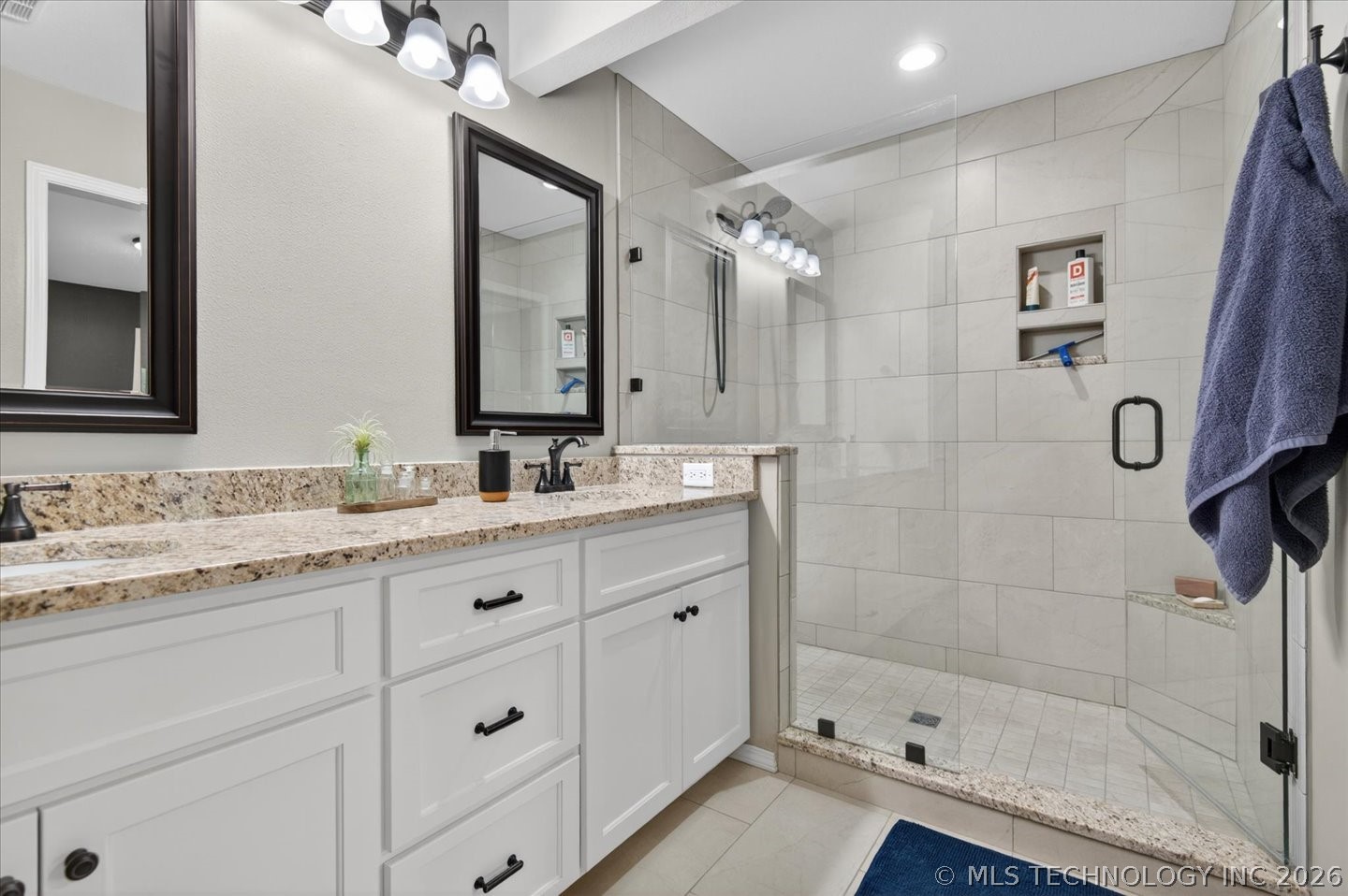 2516 Williamsburg Street S Bartlesville OK 74006