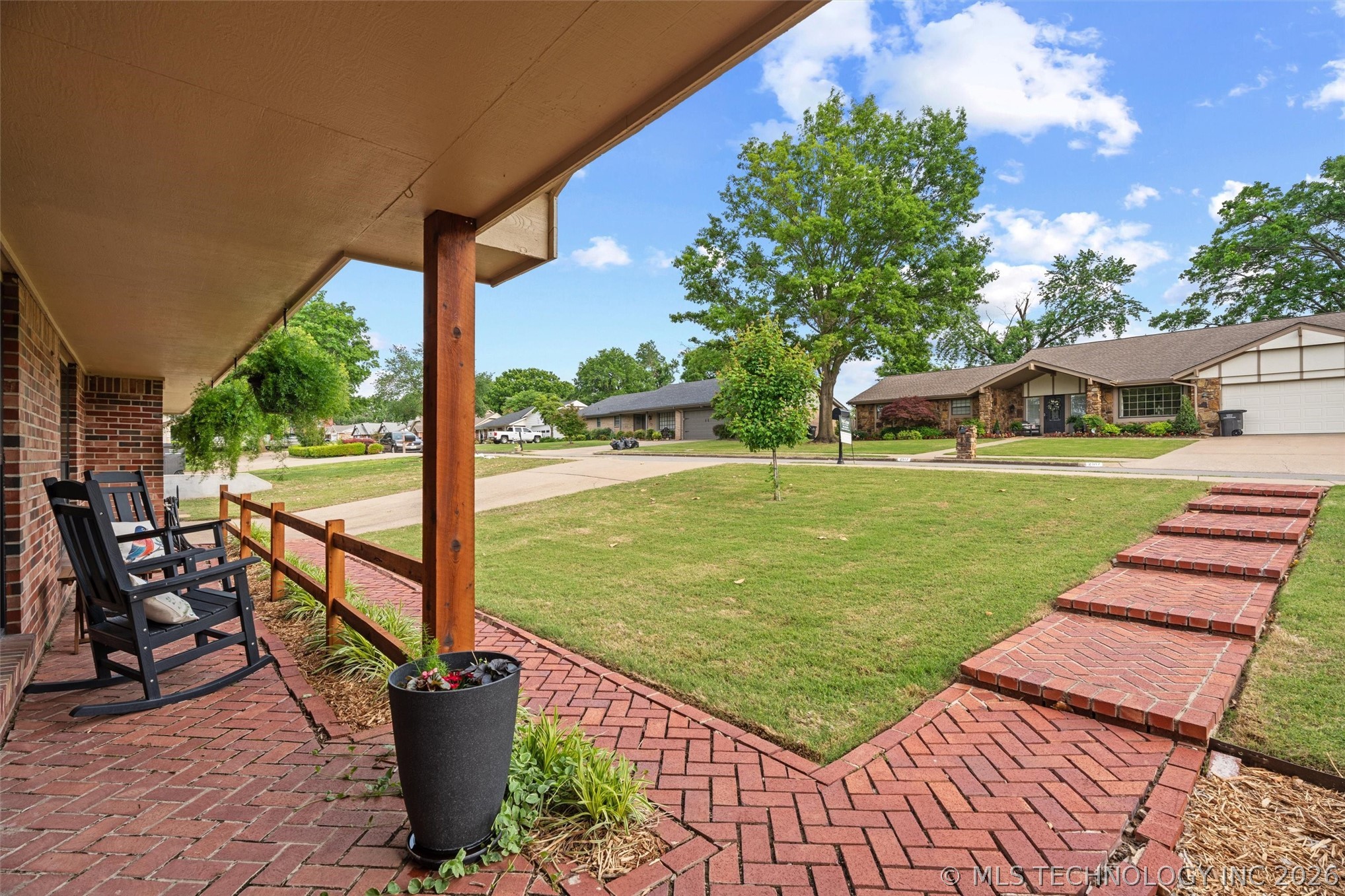 2516 Williamsburg Street S Bartlesville OK 74006