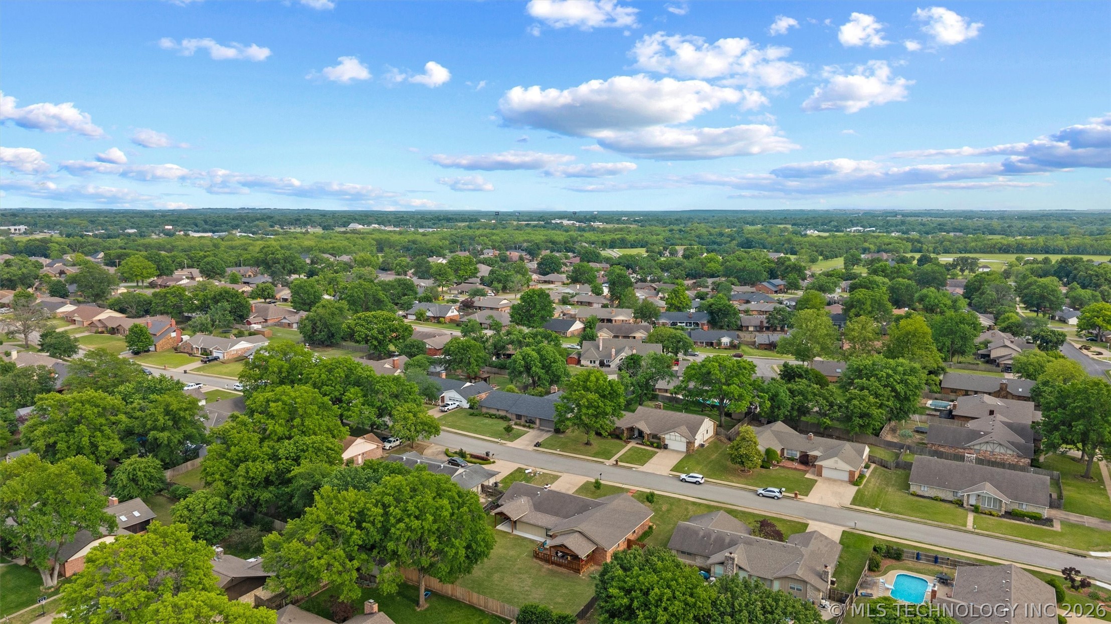 2516 Williamsburg Street S Bartlesville OK 74006