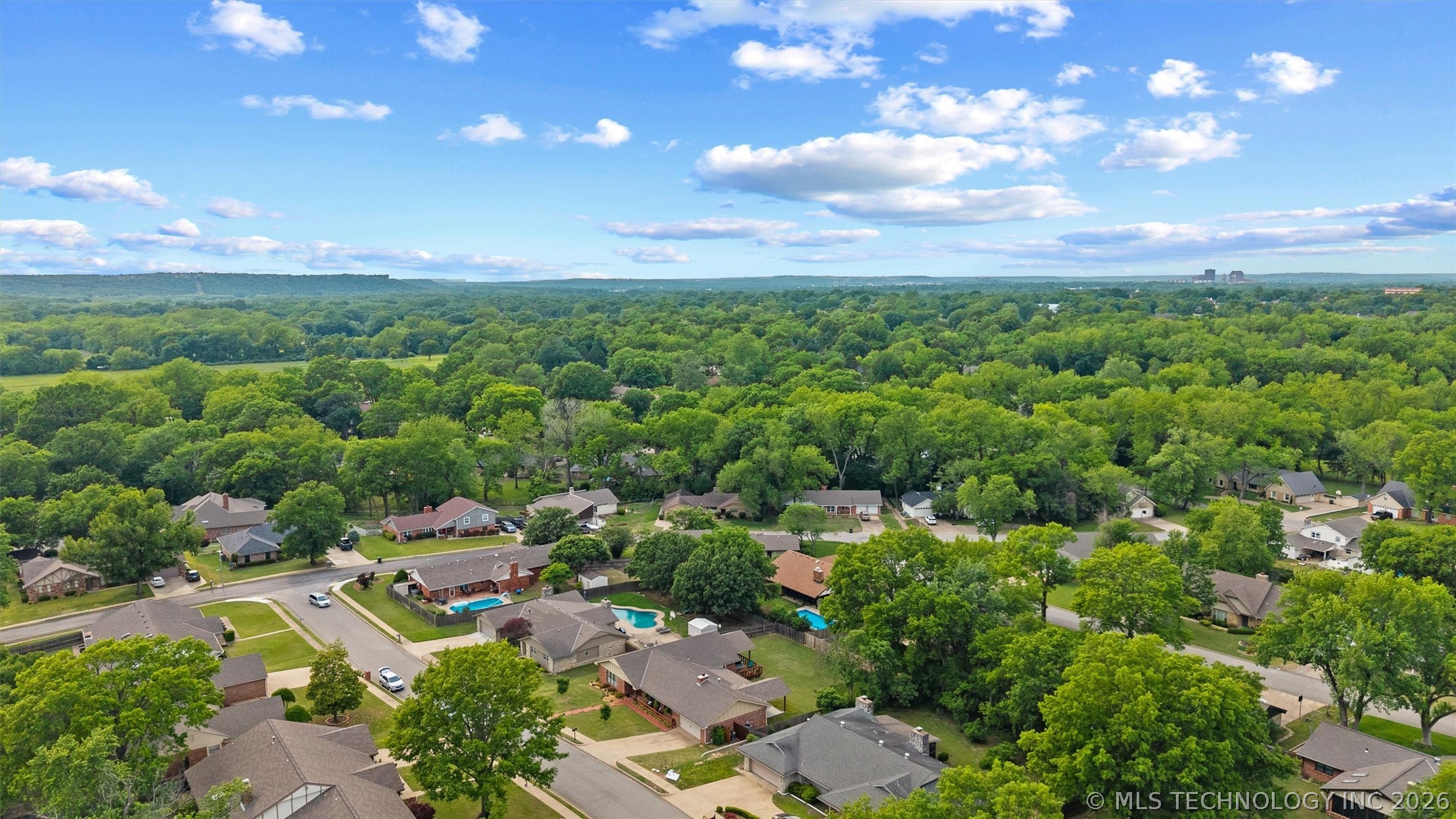 2516 Williamsburg Street S Bartlesville OK 74006